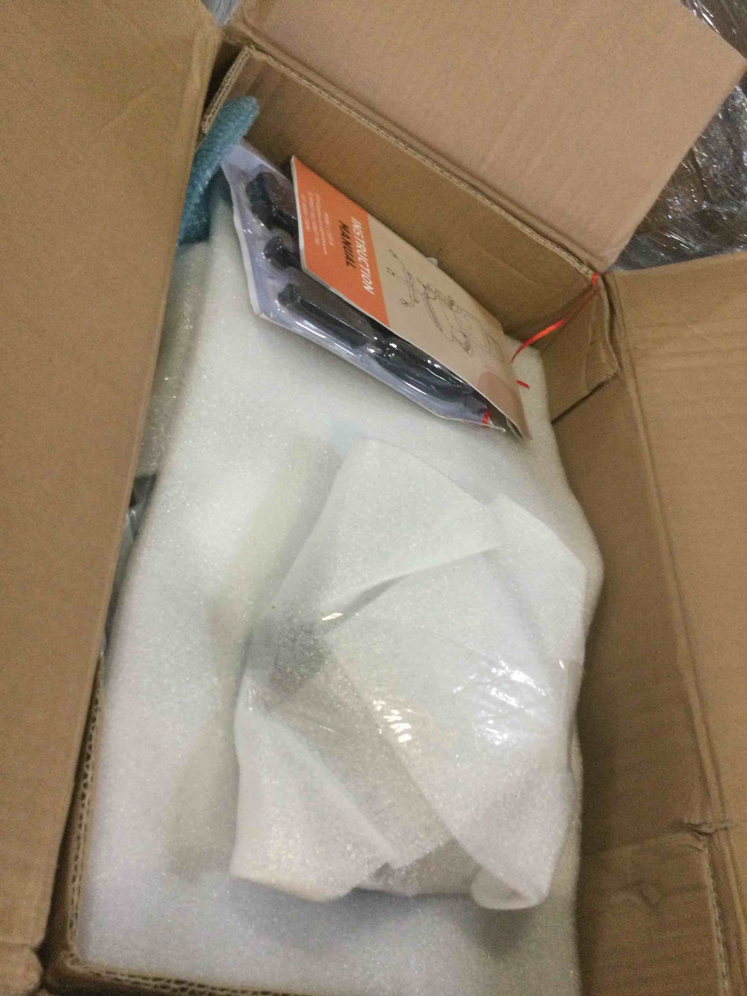 https://s3.amazonaws.com/lotting-images-prod/bidfta/BLU5434720_1699896314093.jpeg