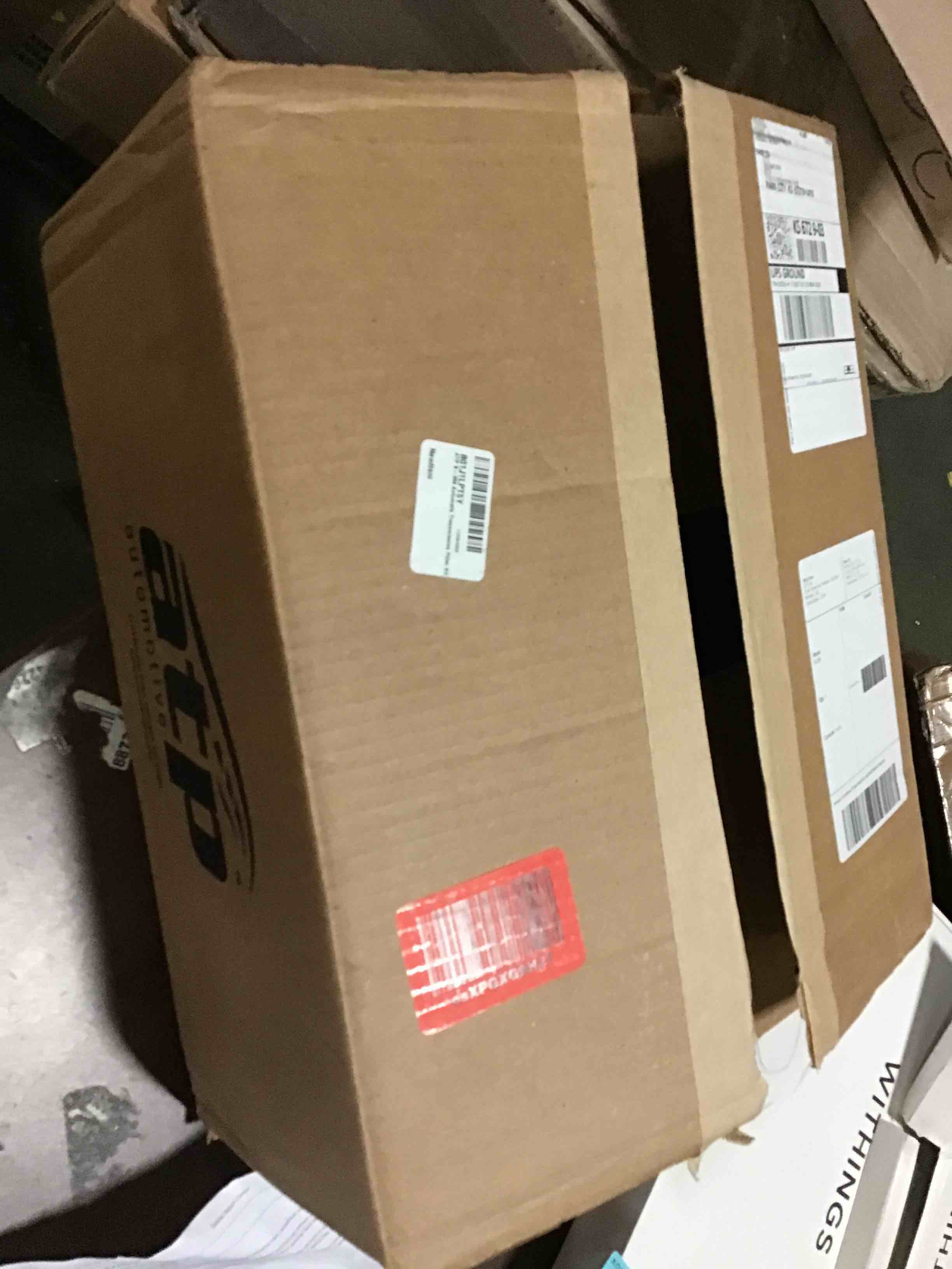 https://s3.amazonaws.com/lotting-images-prod/bidfta/BLU5435017_1698859294481.jpeg