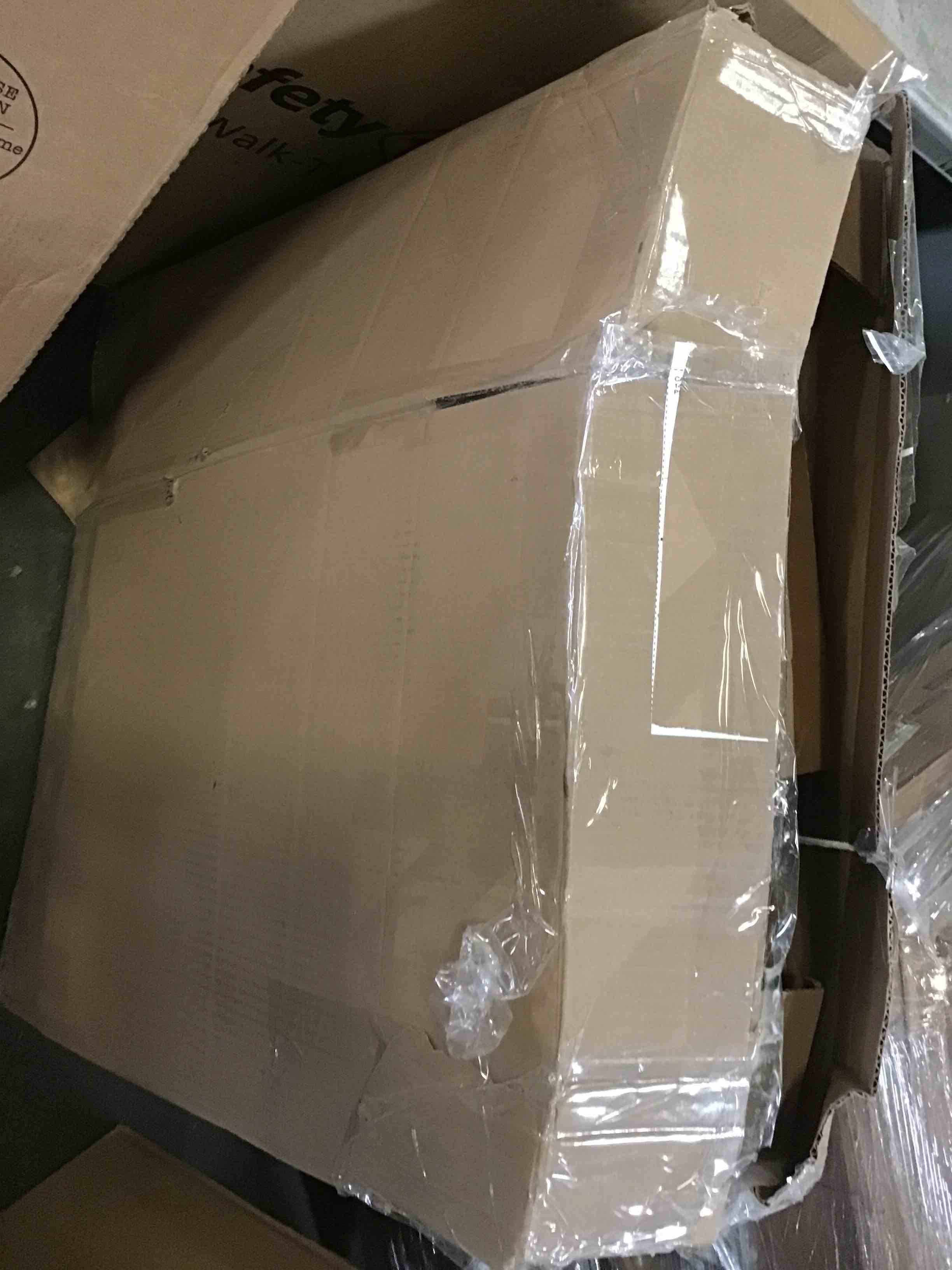 https://s3.amazonaws.com/lotting-images-prod/bidfta/BLU5435500_1699302995611.jpeg