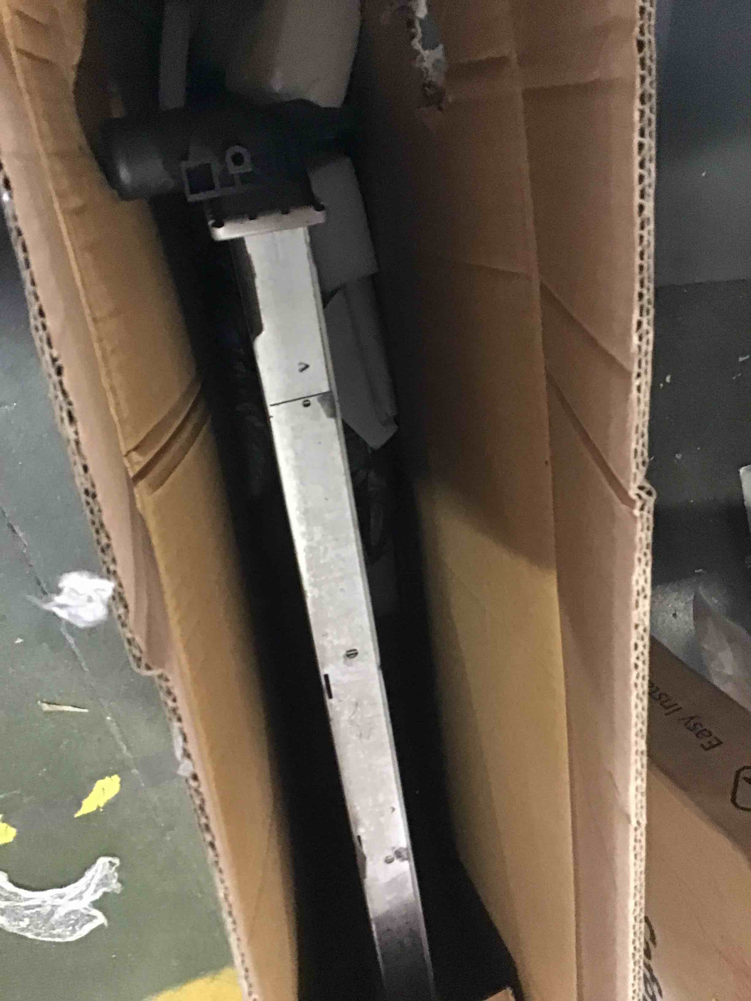 https://s3.amazonaws.com/lotting-images-prod/bidfta/BLU5435574_1699371175602.jpeg
