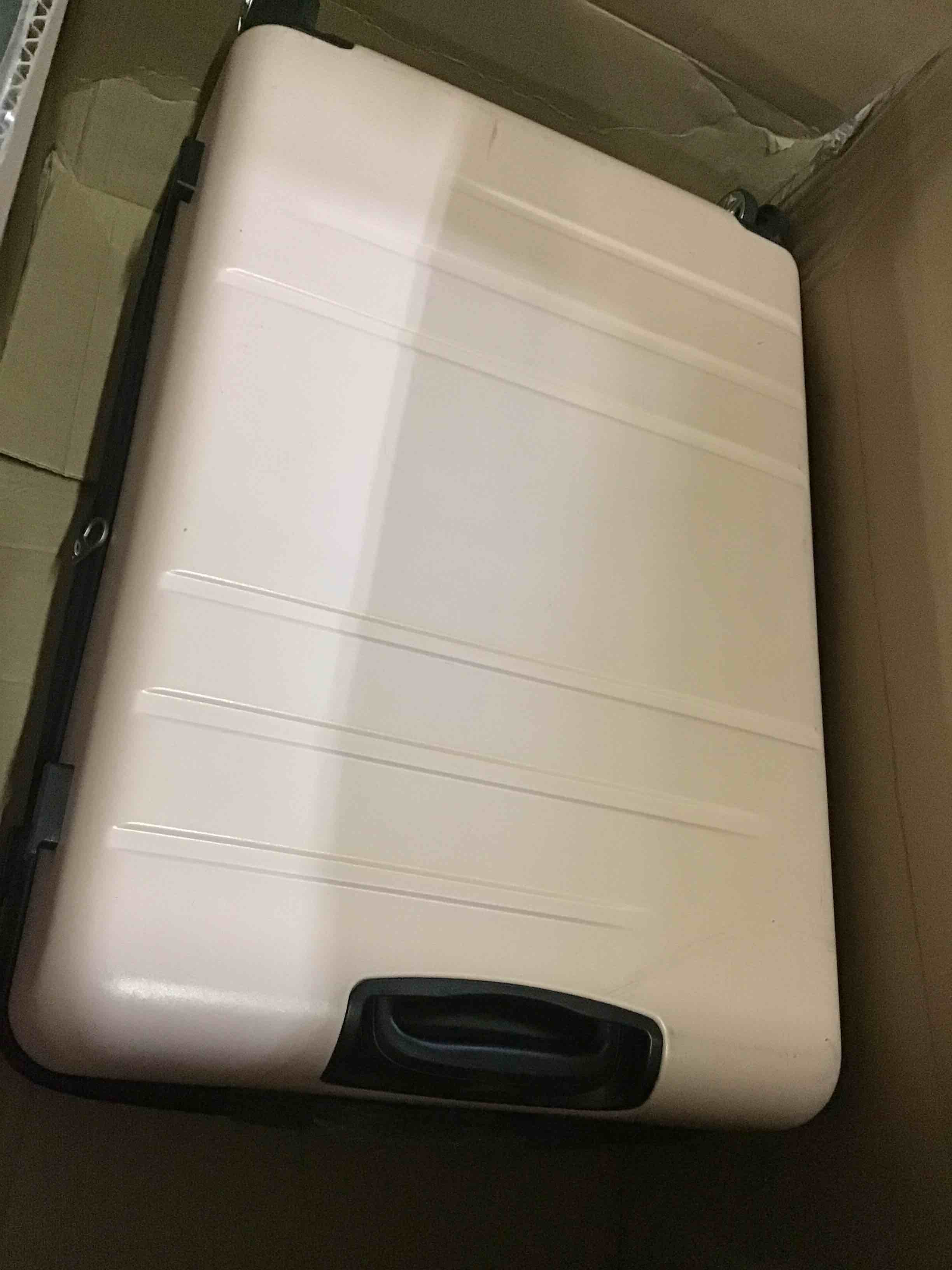https://s3.amazonaws.com/lotting-images-prod/bidfta/BLU5435928_1699537840055.jpeg