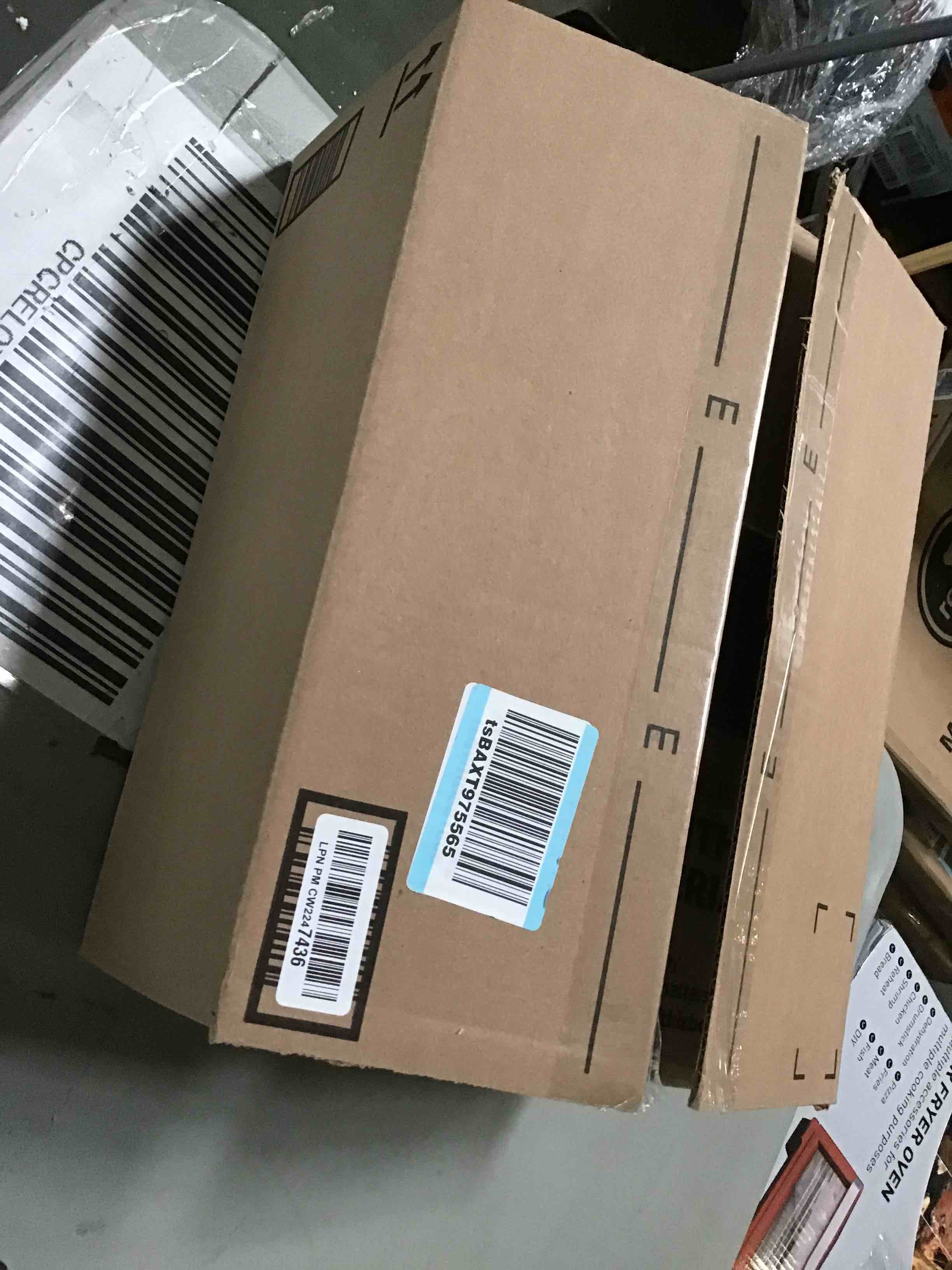 https://s3.amazonaws.com/lotting-images-prod/bidfta/BLU5436201_1699633377672.jpeg