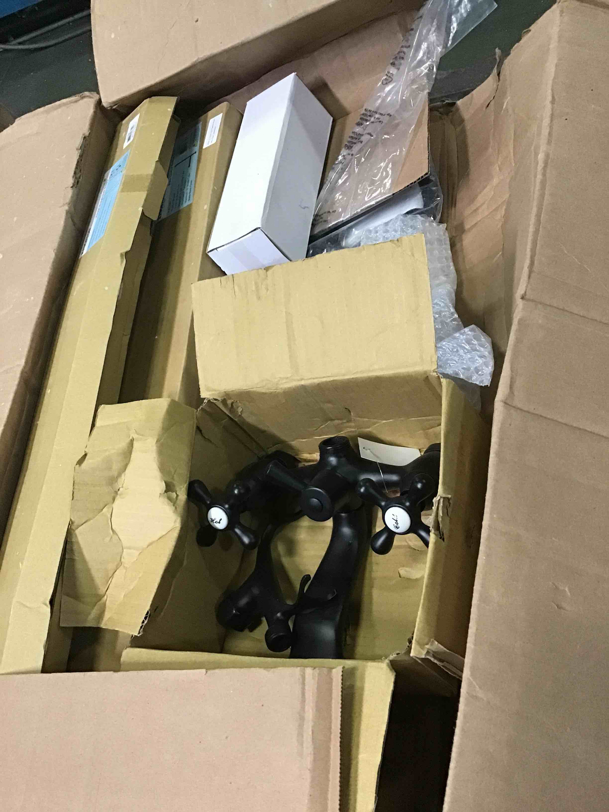 https://s3.amazonaws.com/lotting-images-prod/bidfta/BLU5436565_1698774285898.jpeg