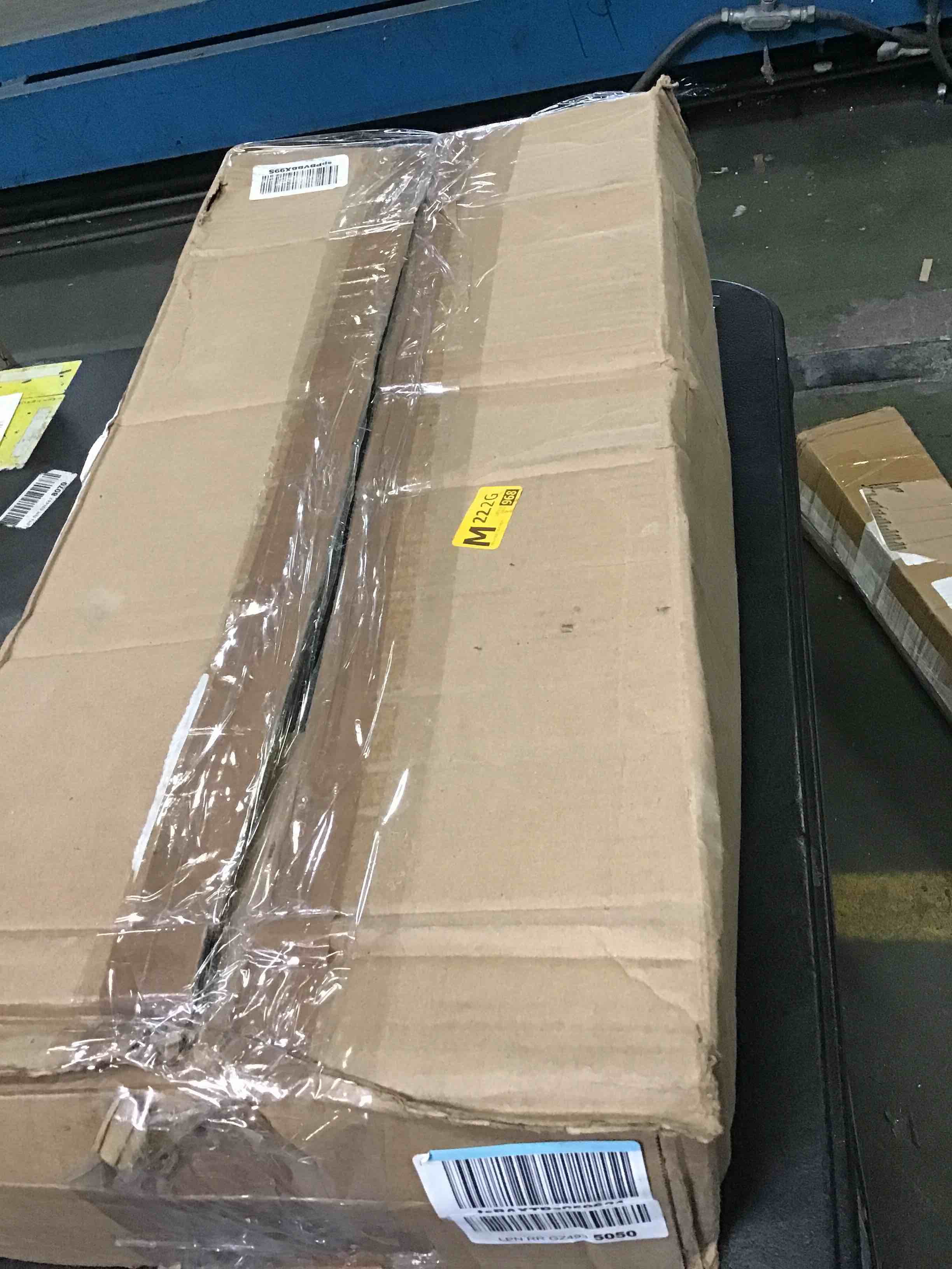 https://s3.amazonaws.com/lotting-images-prod/bidfta/BLU5436565_1698774326354.jpeg