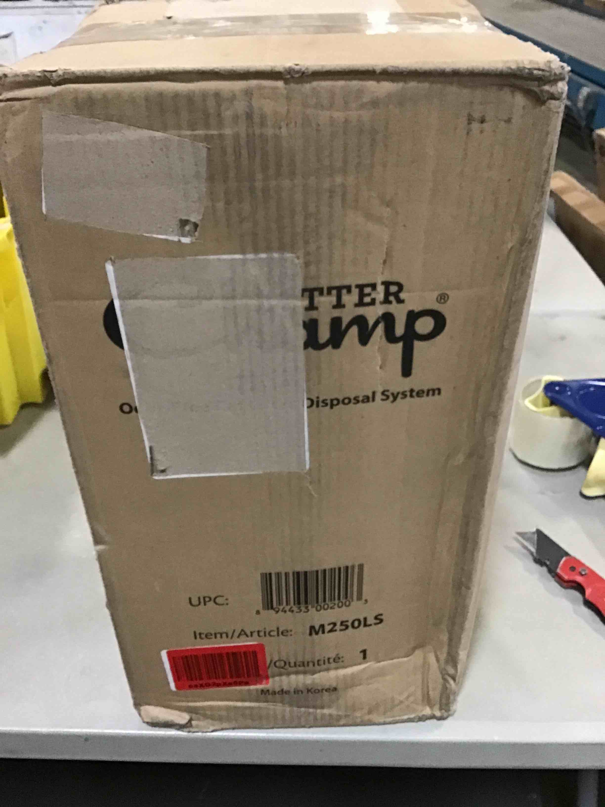 https://s3.amazonaws.com/lotting-images-prod/bidfta/BLU5436703_1698852181185.jpeg
