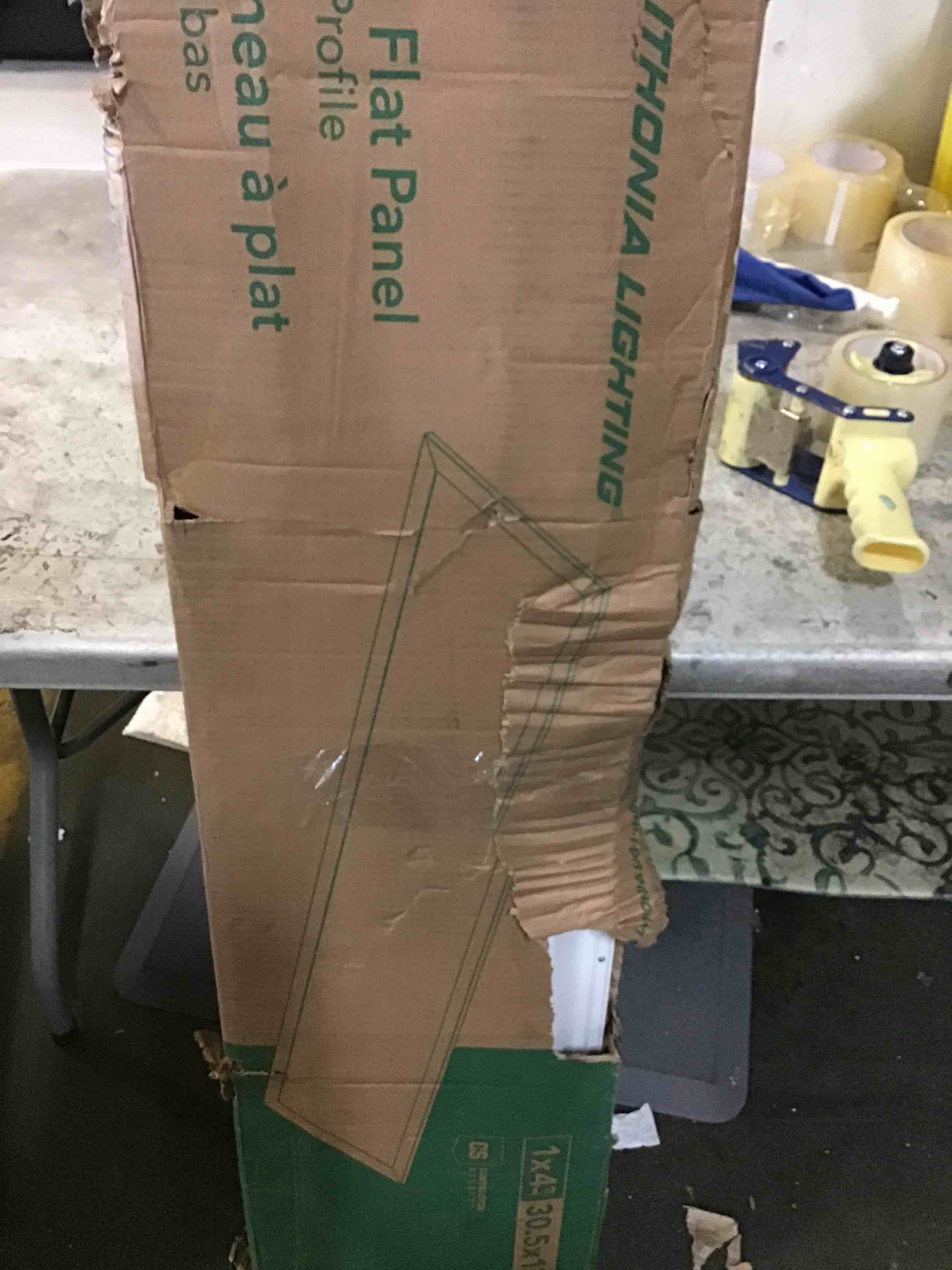 https://s3.amazonaws.com/lotting-images-prod/bidfta/BLU5437768_1699475748395.jpeg
