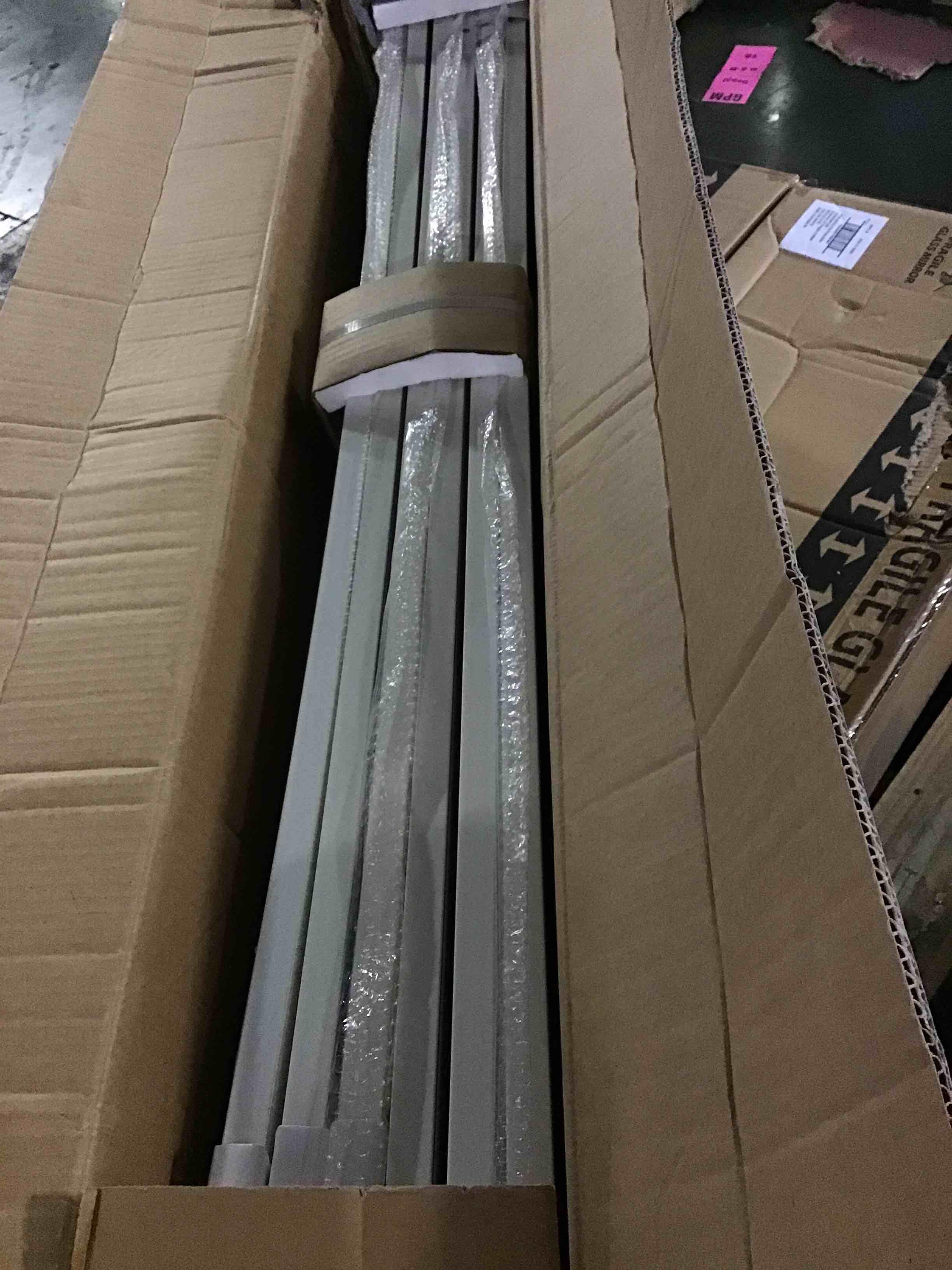 https://s3.amazonaws.com/lotting-images-prod/bidfta/BLU5439060_1700598894662.jpeg