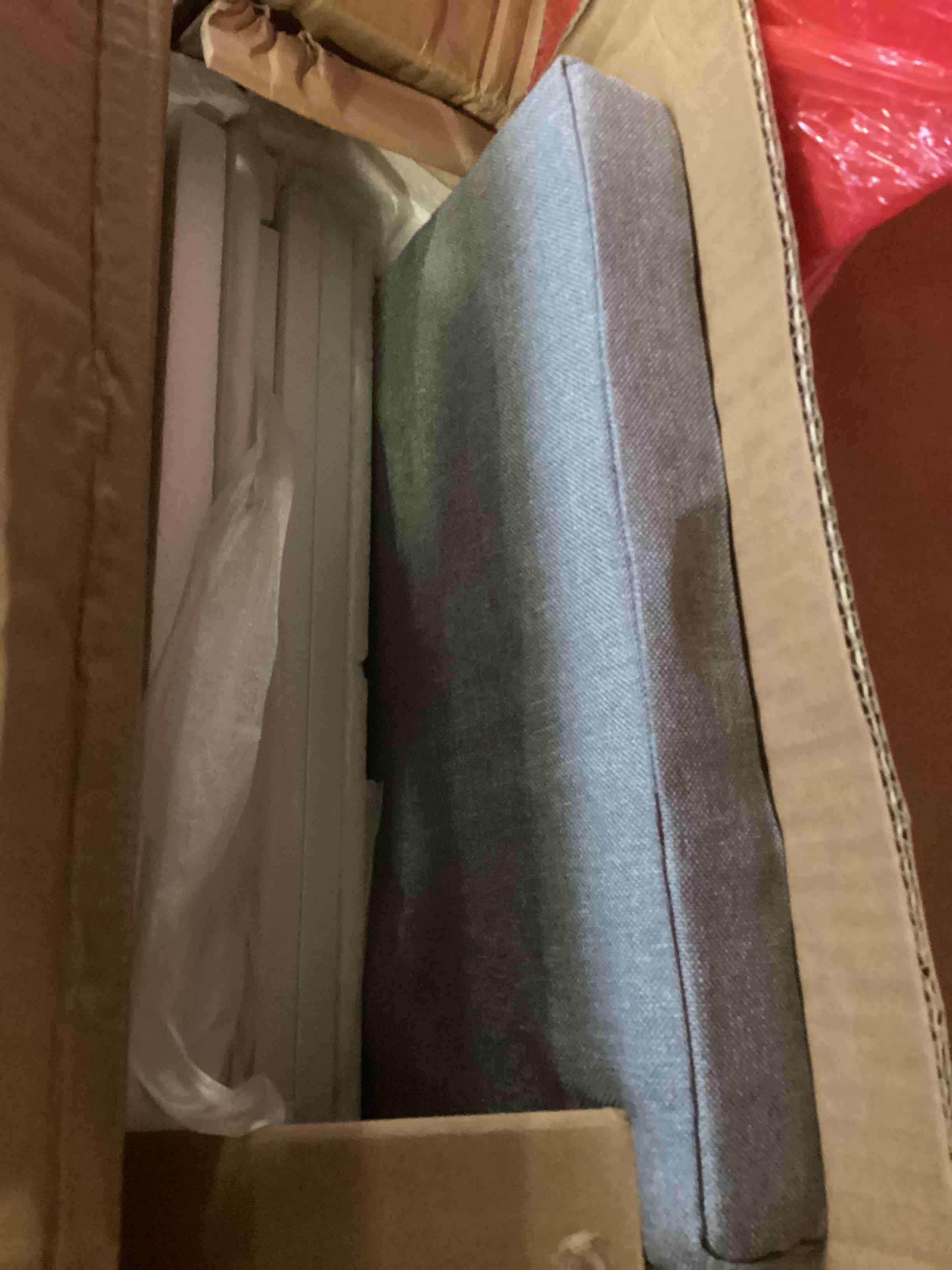 https://s3.amazonaws.com/lotting-images-prod/bidfta/BLU5439071_1700660290192.jpeg