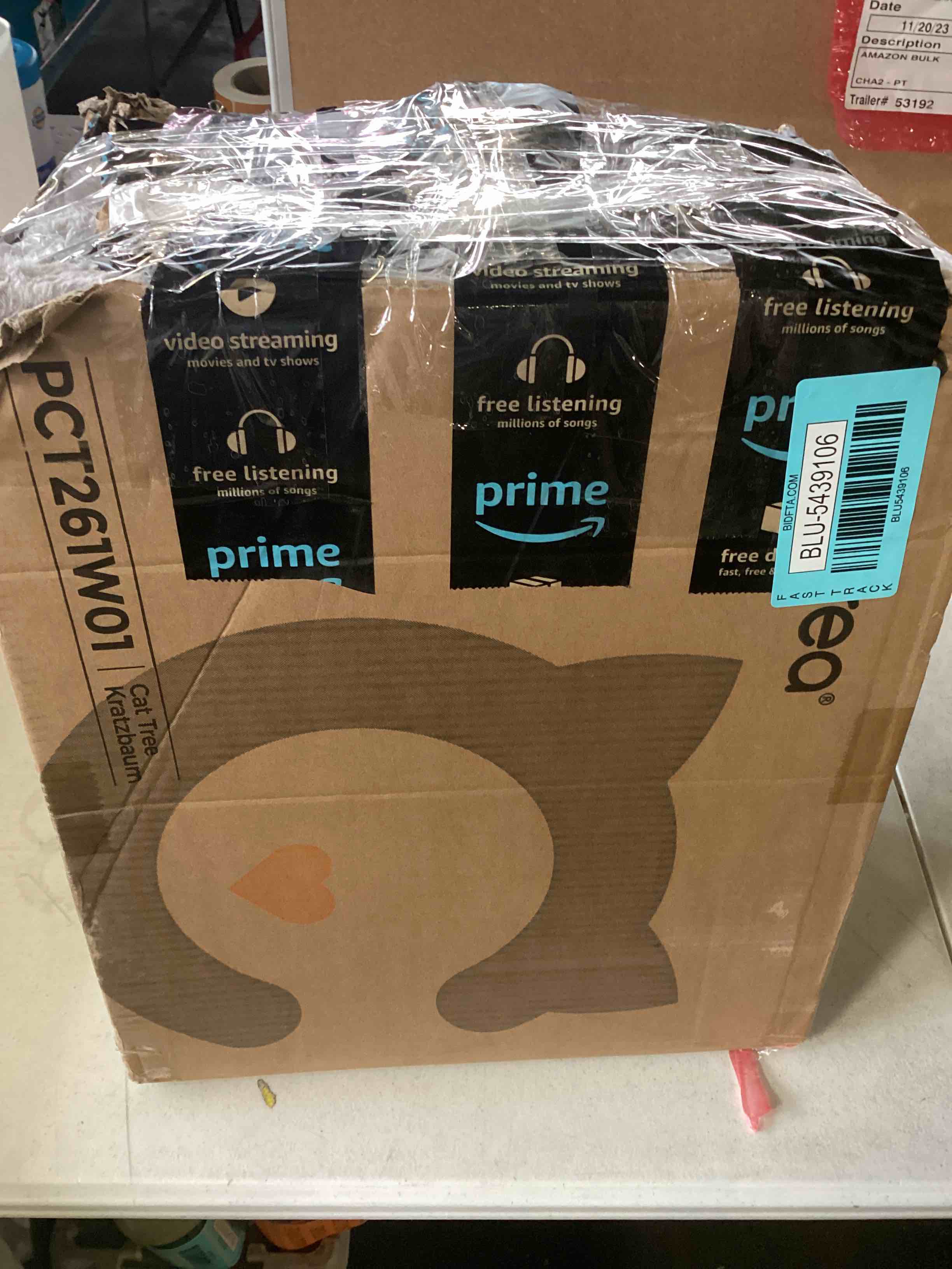 https://s3.amazonaws.com/lotting-images-prod/bidfta/BLU5439106_1700669864246.jpeg