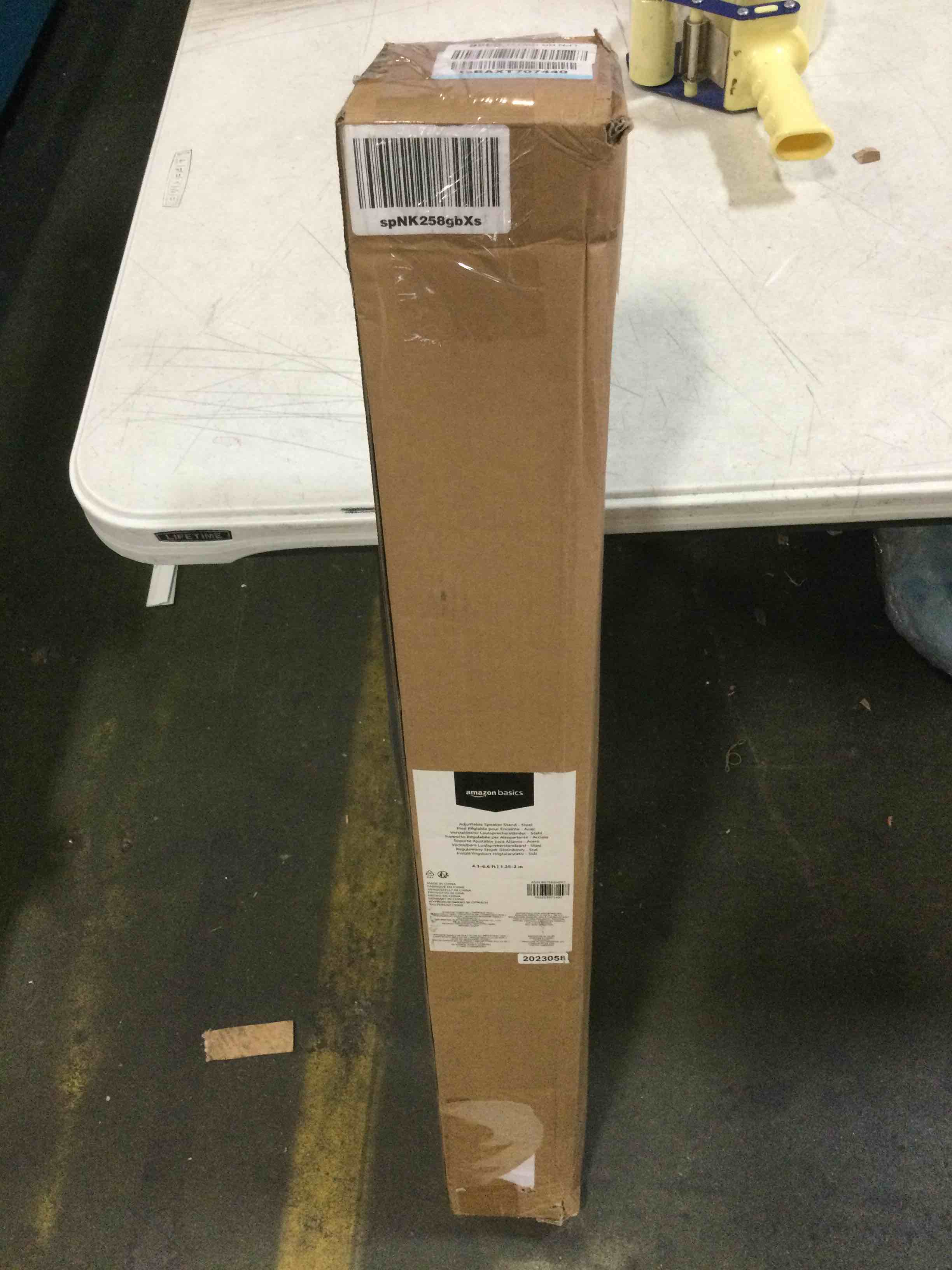 https://s3.amazonaws.com/lotting-images-prod/bidfta/BLU5439654_1698345534523.jpeg