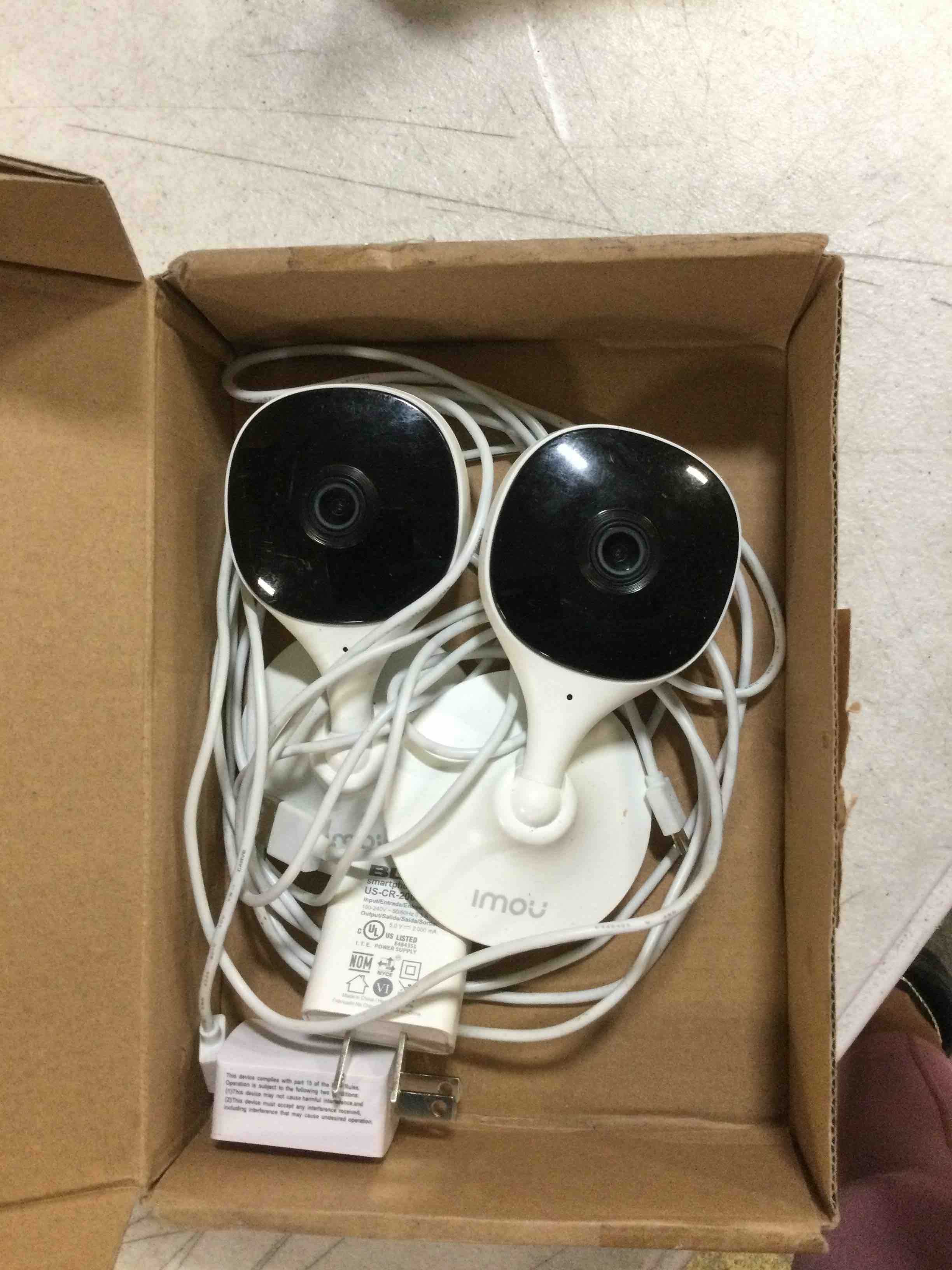 https://s3.amazonaws.com/lotting-images-prod/bidfta/BLU5439812_1698431361726.jpeg