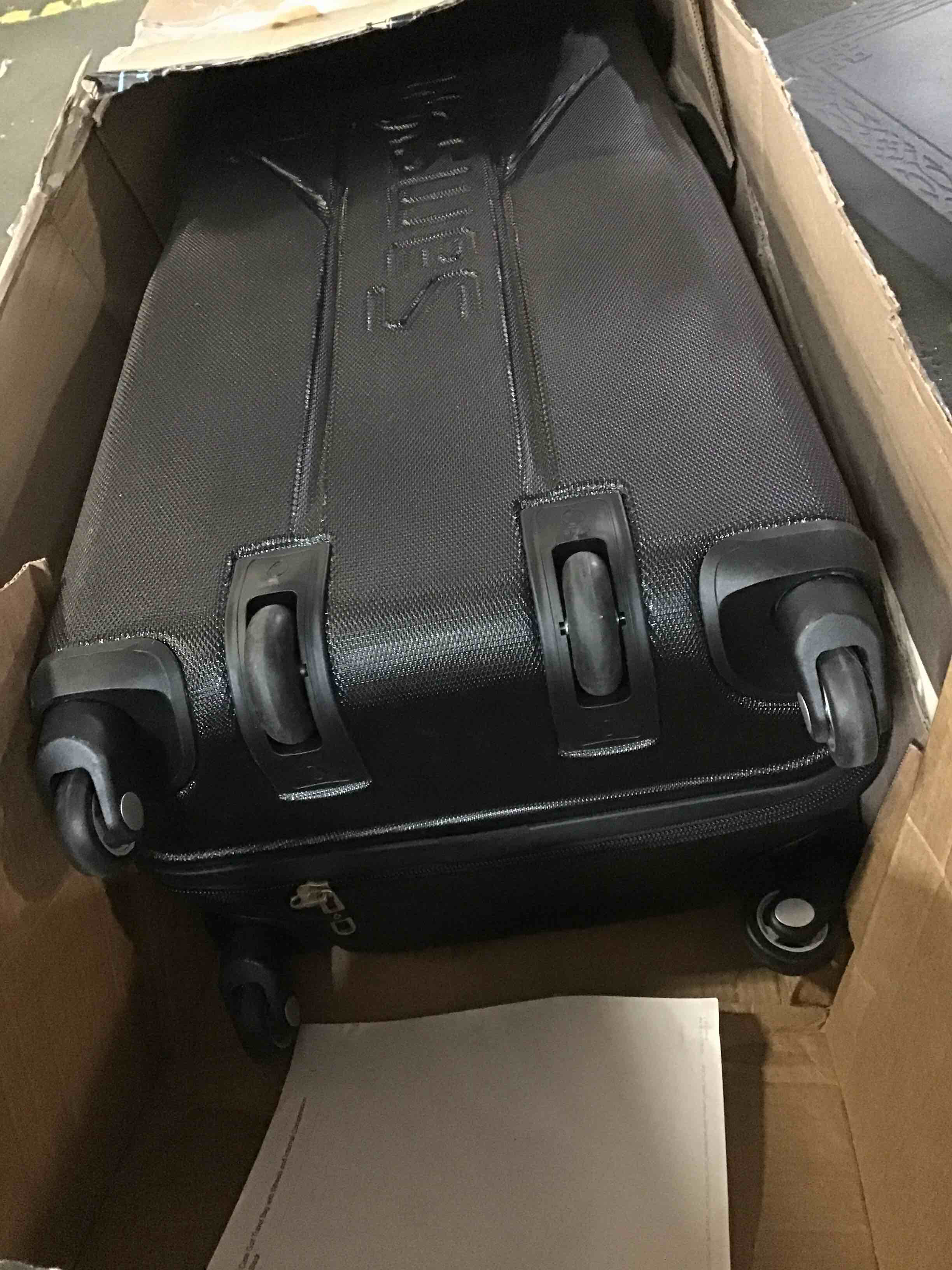 https://s3.amazonaws.com/lotting-images-prod/bidfta/BLU5440985_1698686472318.jpeg