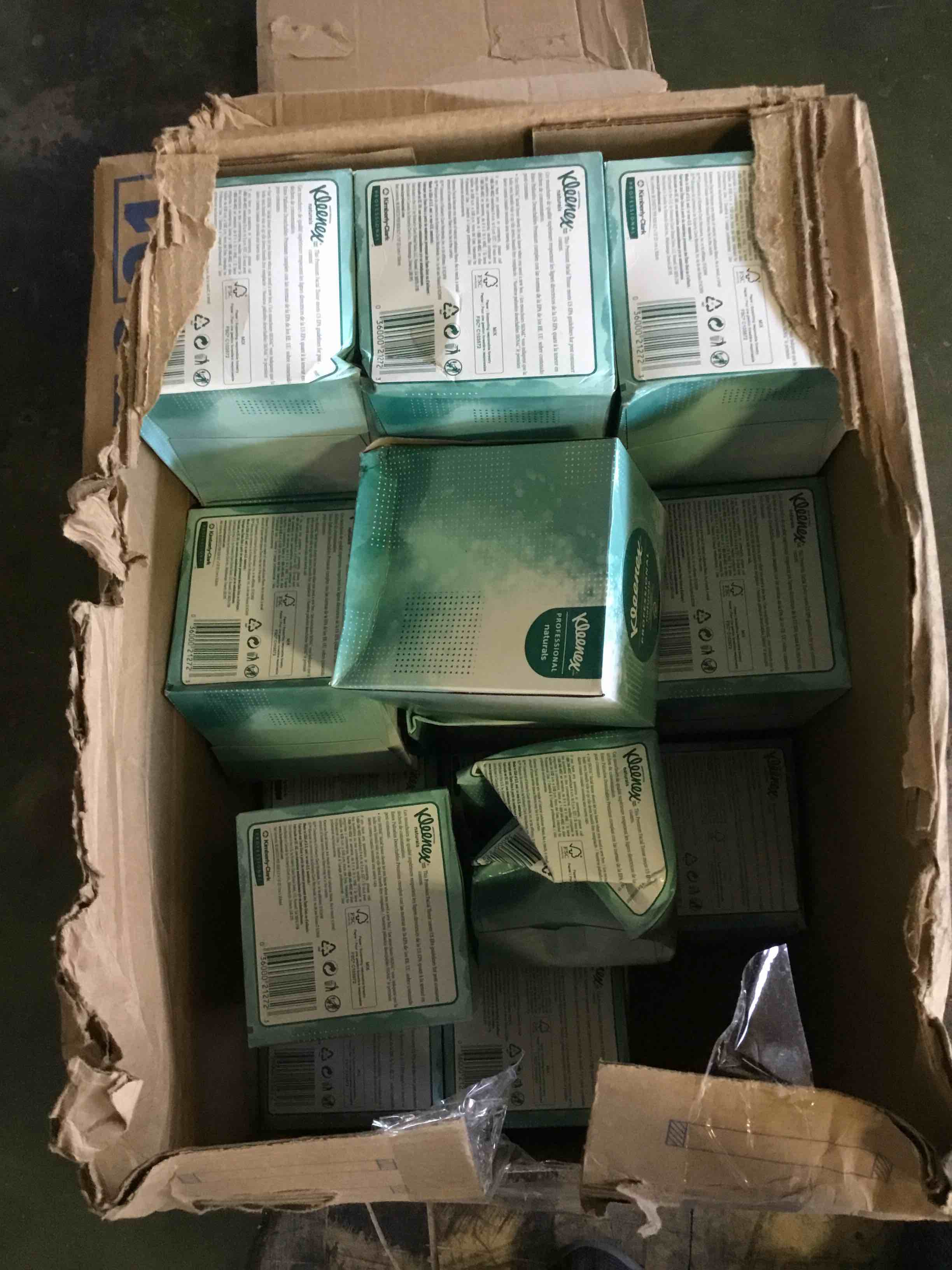 https://s3.amazonaws.com/lotting-images-prod/bidfta/BLU5441362_1698950128098.jpeg