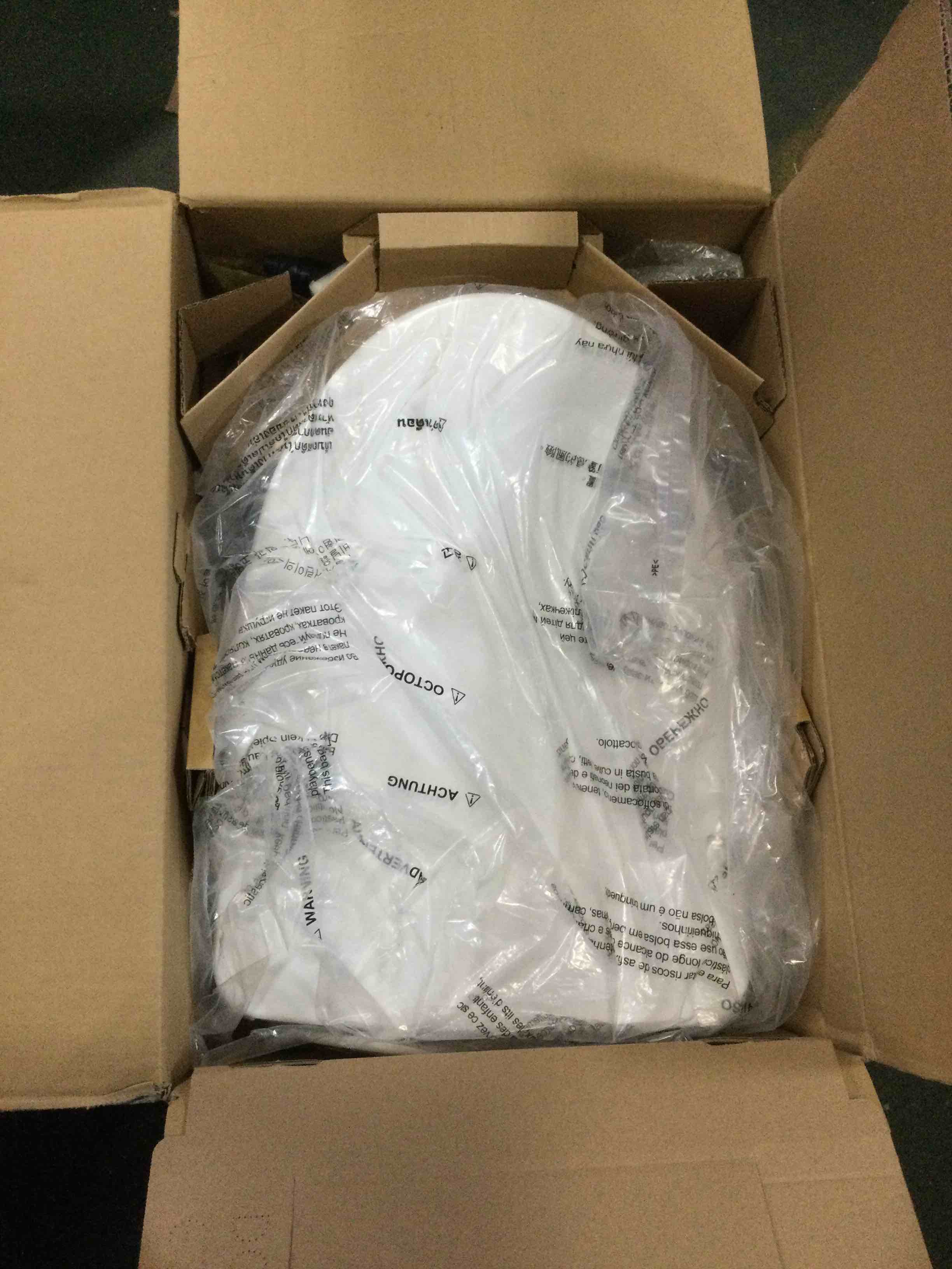 https://s3.amazonaws.com/lotting-images-prod/bidfta/BLU5441579_1699382717848.jpeg