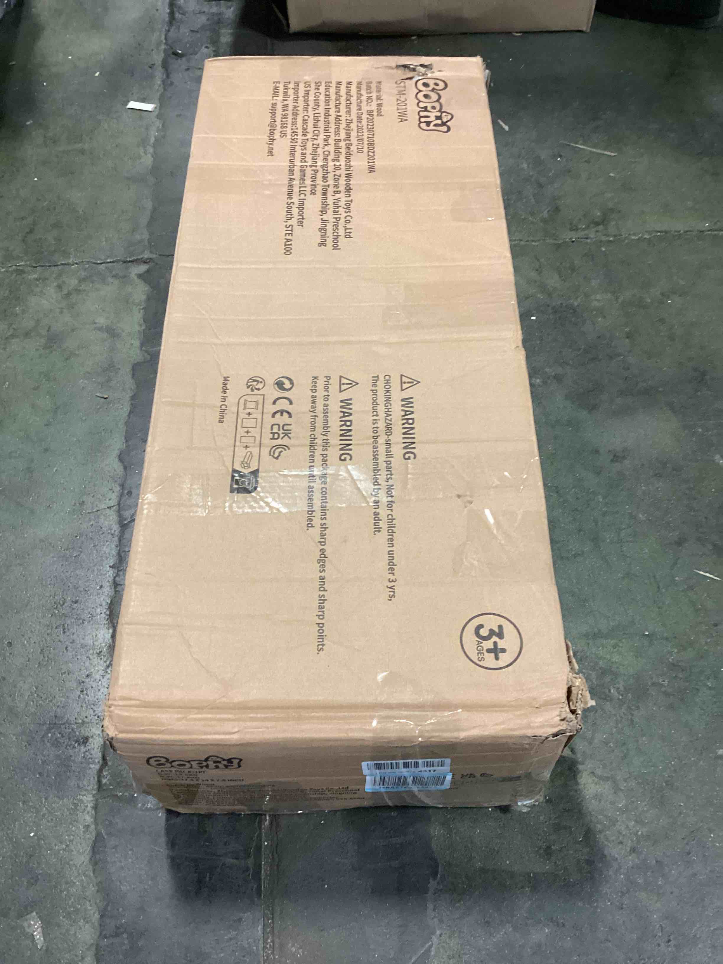 https://s3.amazonaws.com/lotting-images-prod/bidfta/BLU5441621_1699461854381.jpeg