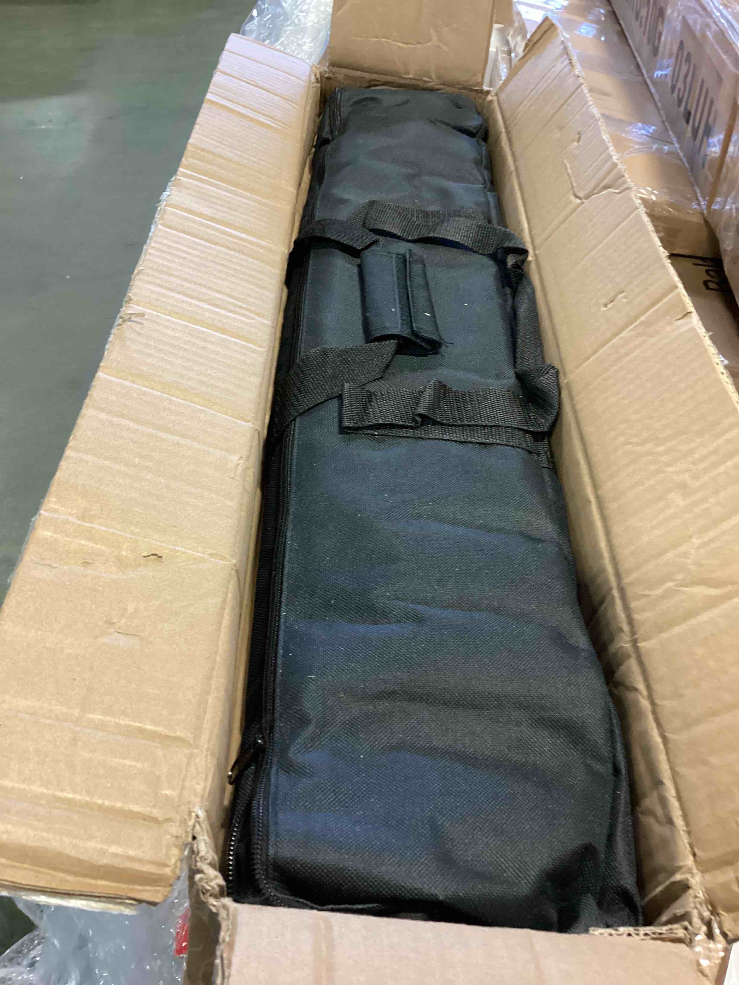 https://s3.amazonaws.com/lotting-images-prod/bidfta/BLU5441640_1699474889162.jpeg
