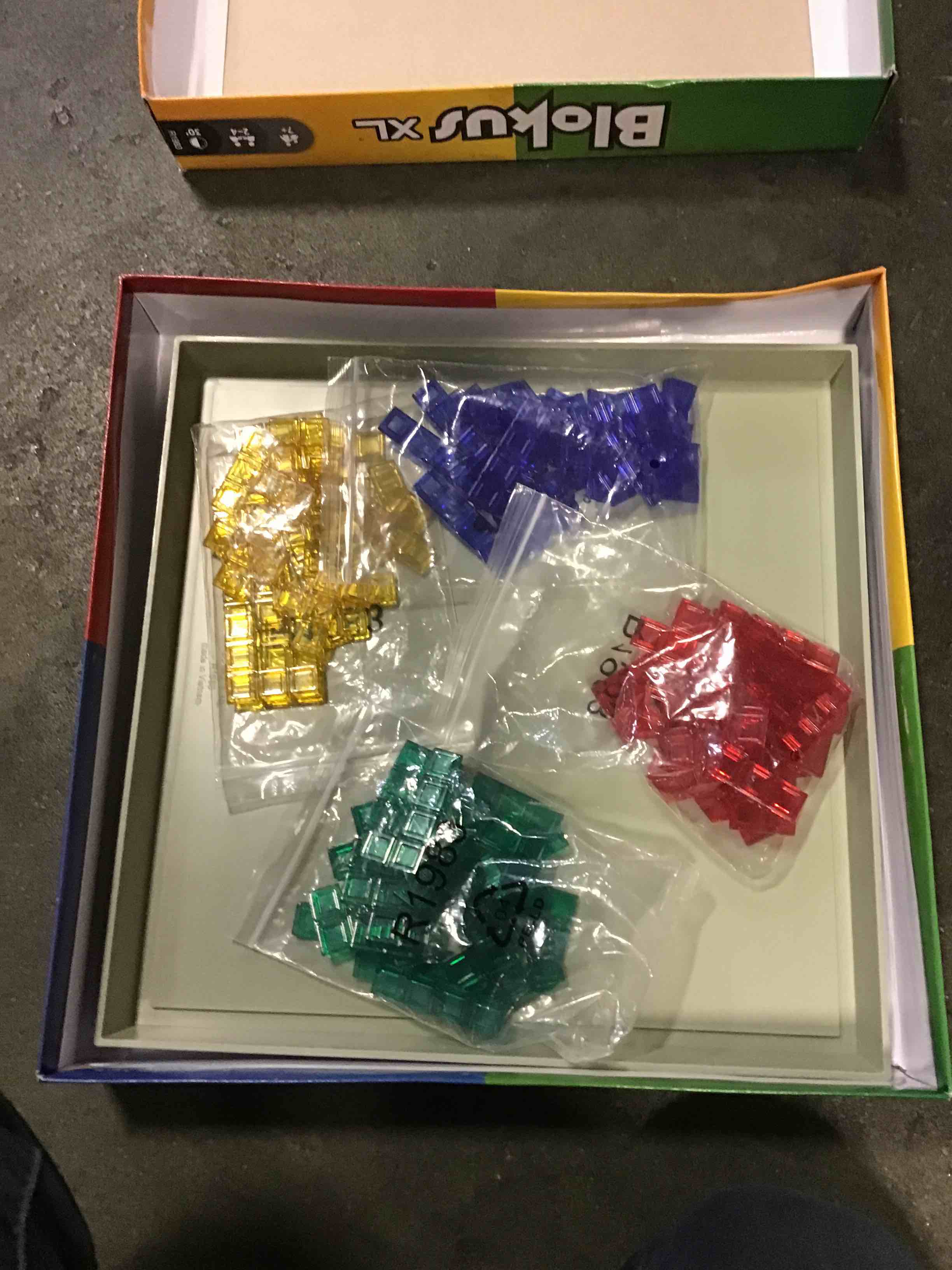 https://s3.amazonaws.com/lotting-images-prod/bidfta/BLU5442131_1700082524602.jpeg