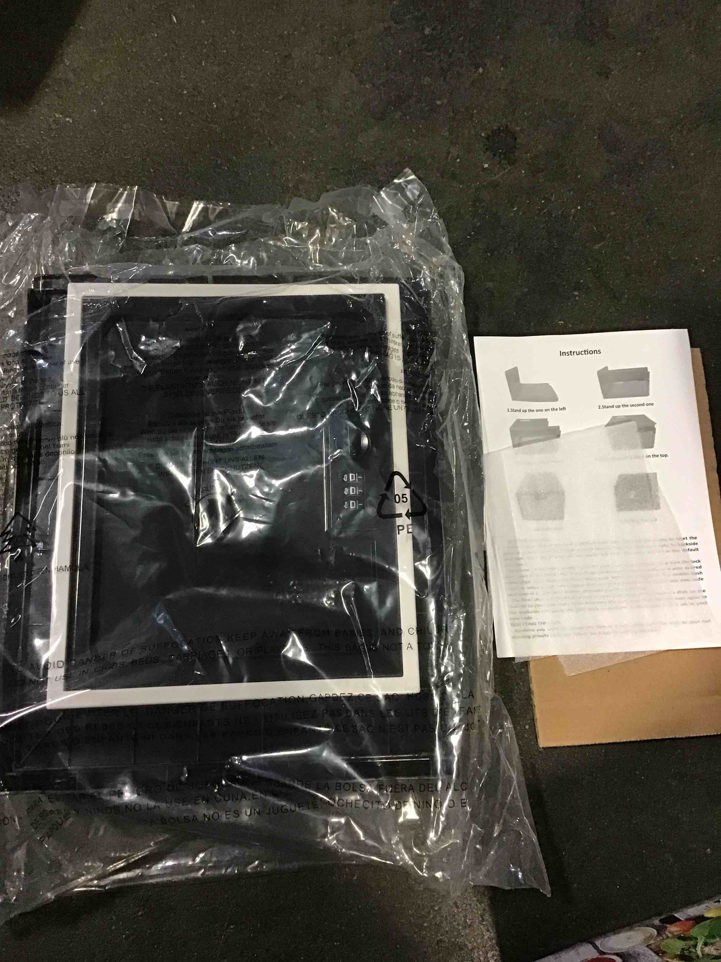 https://s3.amazonaws.com/lotting-images-prod/bidfta/BLU5442140_1700140789566.jpeg