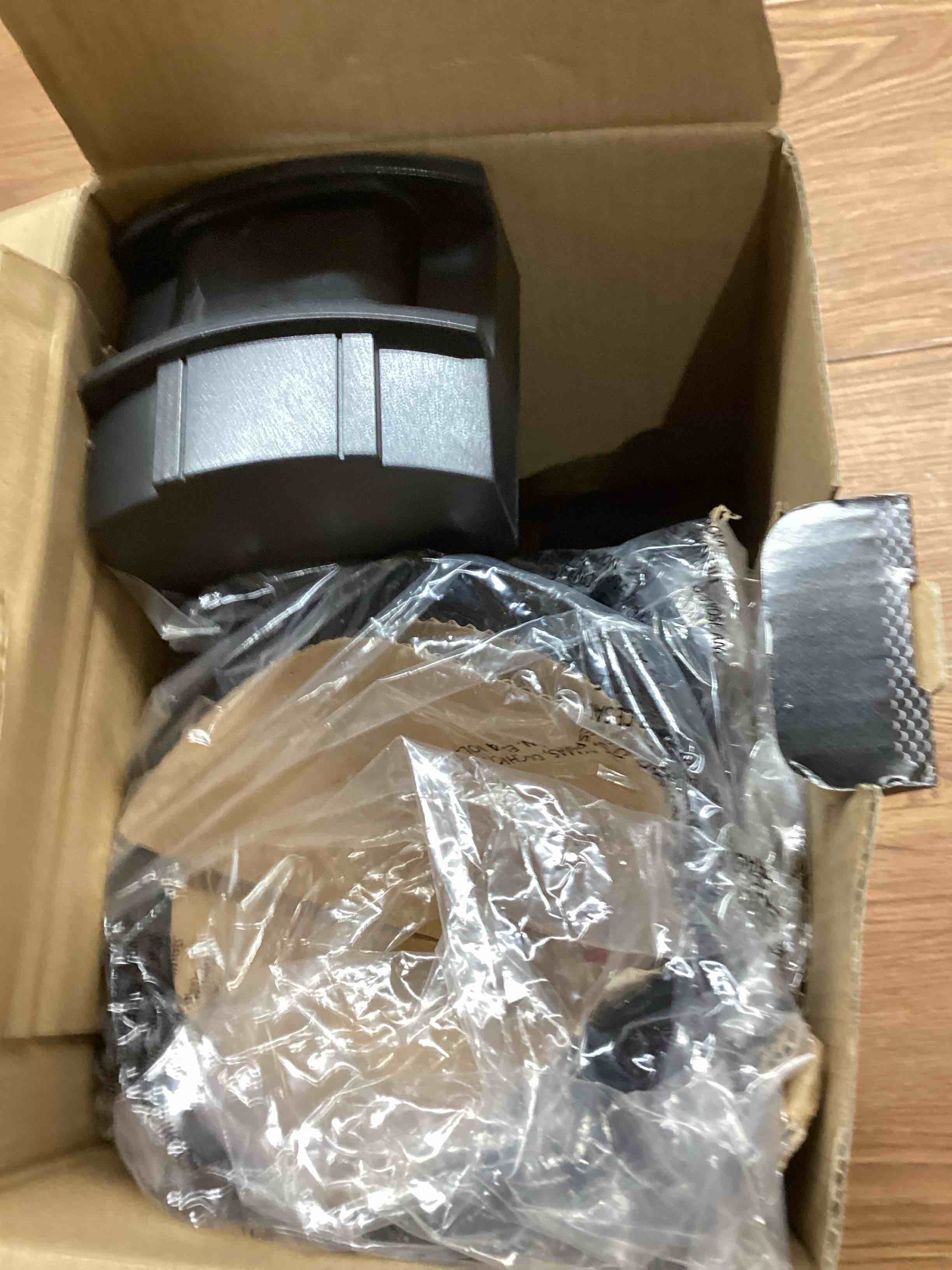 https://s3.amazonaws.com/lotting-images-prod/bidfta/BLU5444791_1702051586905.jpeg