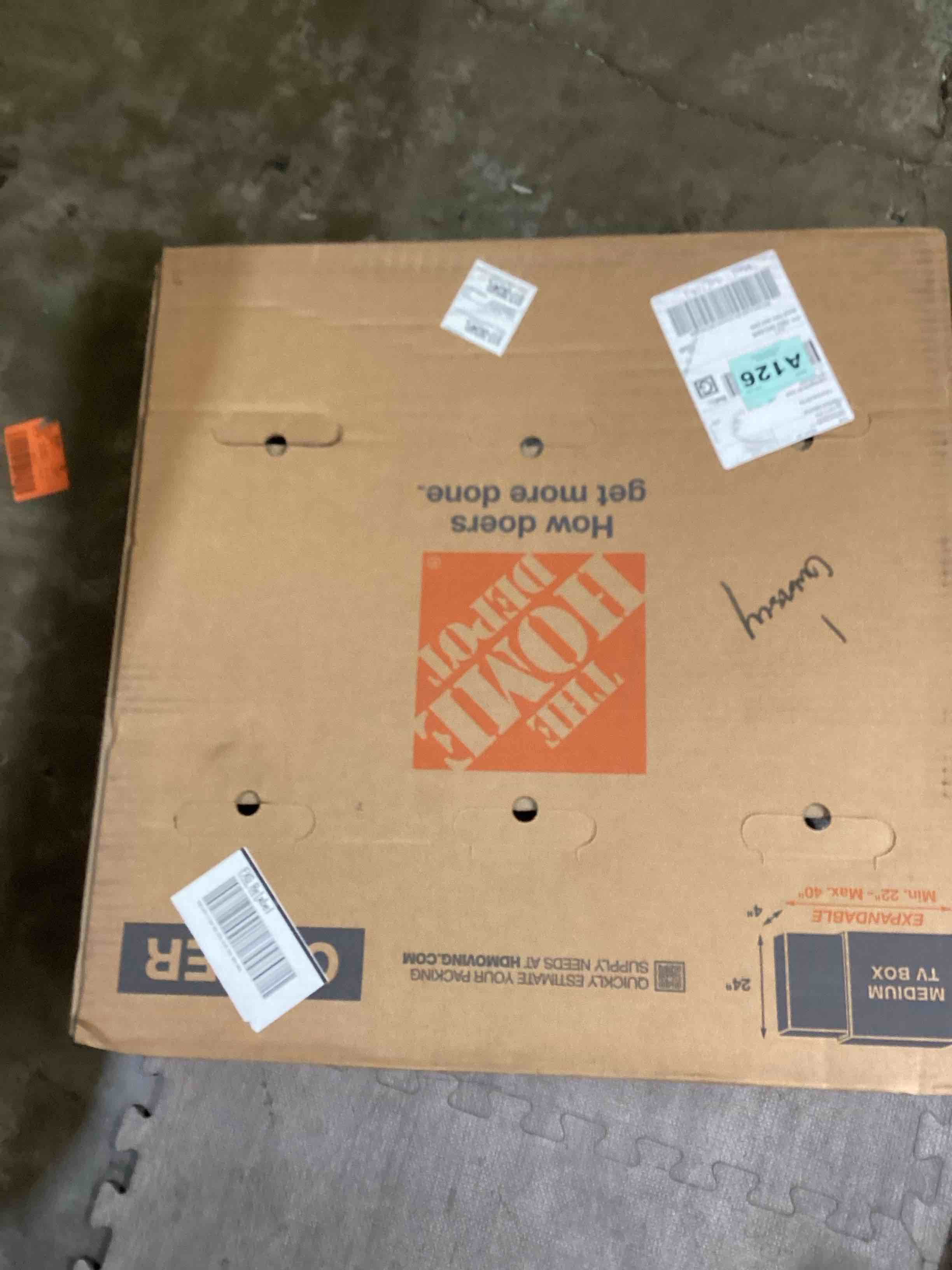 https://s3.amazonaws.com/lotting-images-prod/bidfta/BLU5445001_1702582765940.jpeg