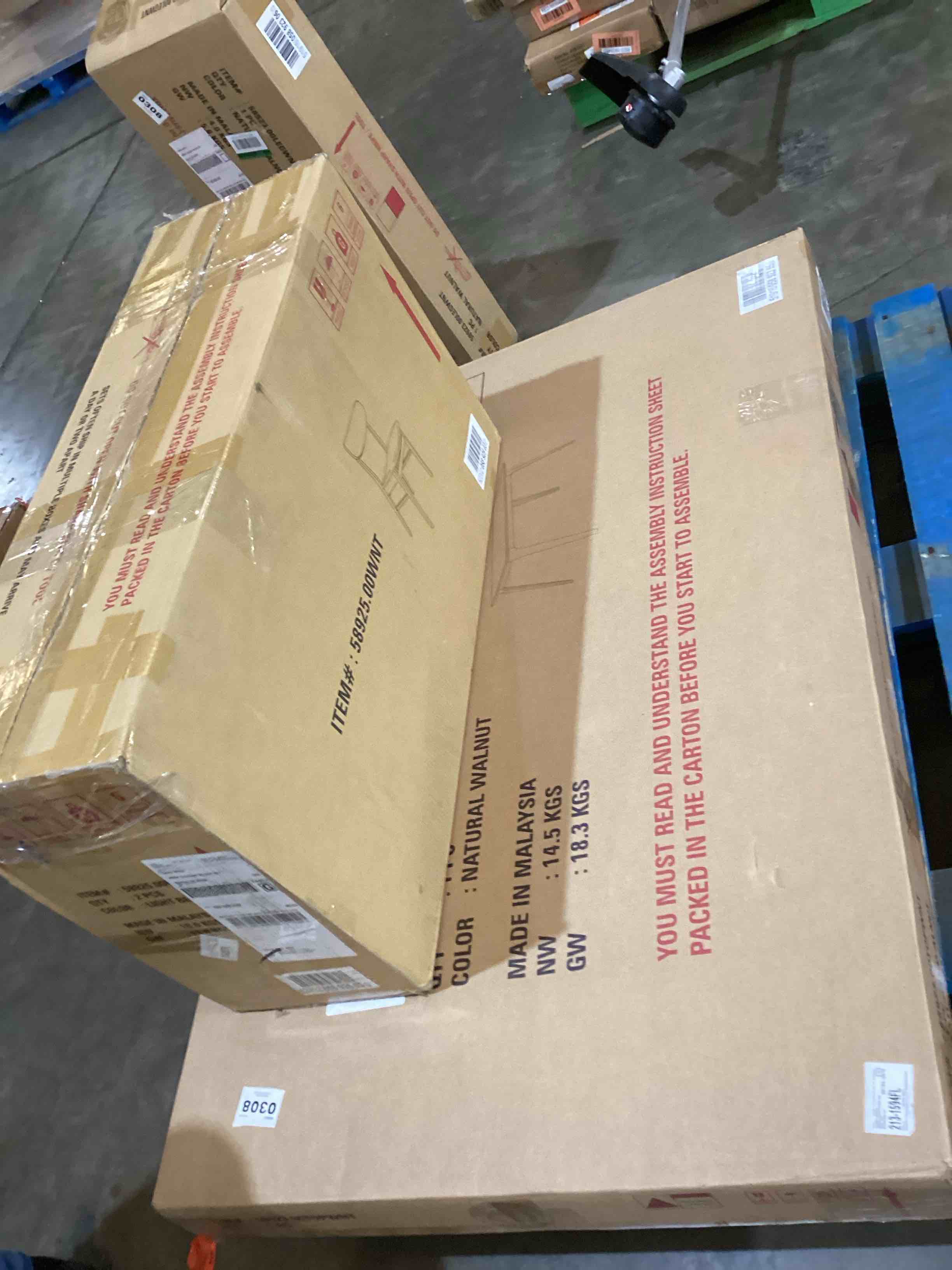 https://s3.amazonaws.com/lotting-images-prod/bidfta/BLU5445677_1703693417878.jpeg