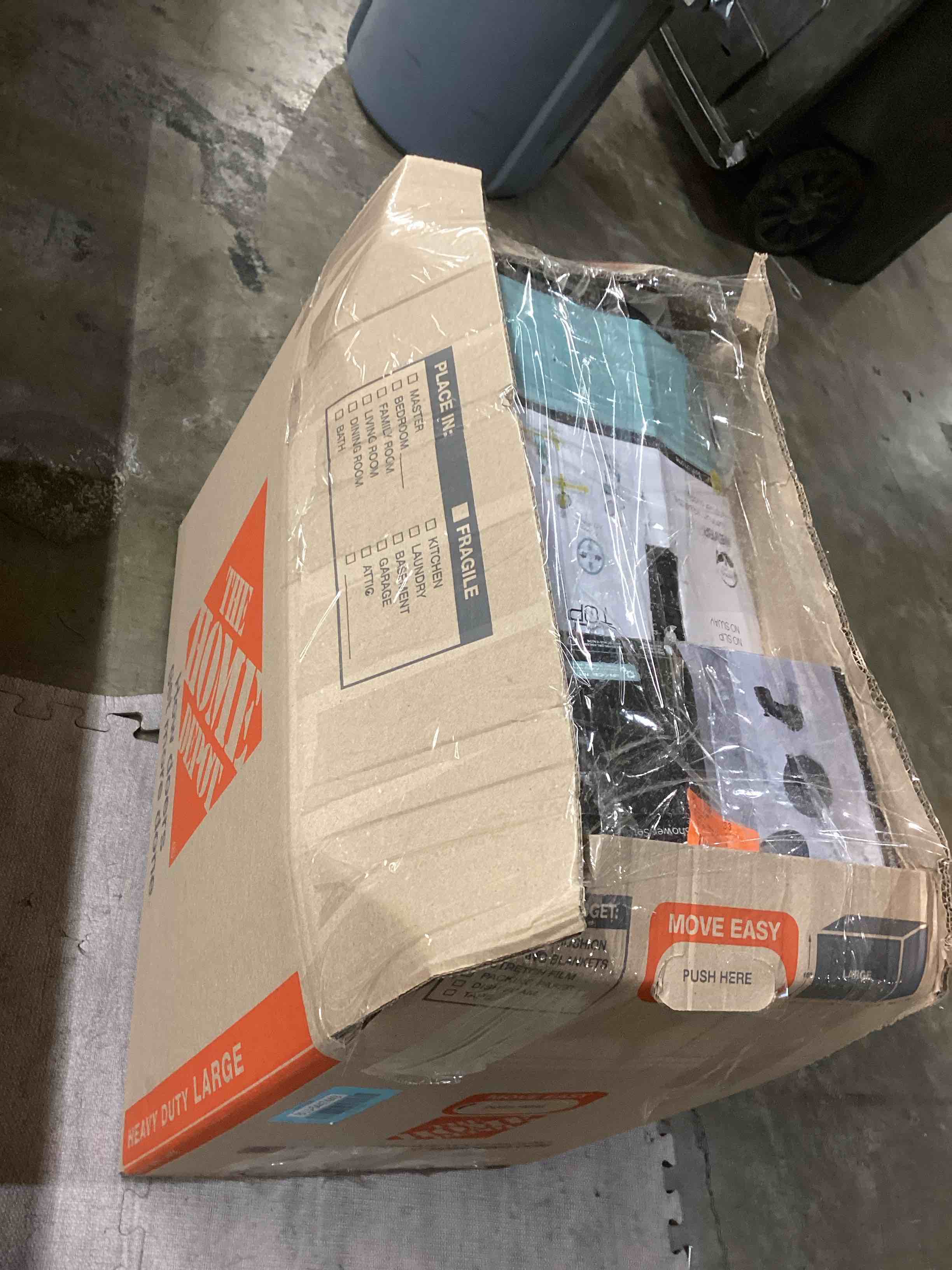 https://s3.amazonaws.com/lotting-images-prod/bidfta/BLU5447449_1713539705210.jpeg