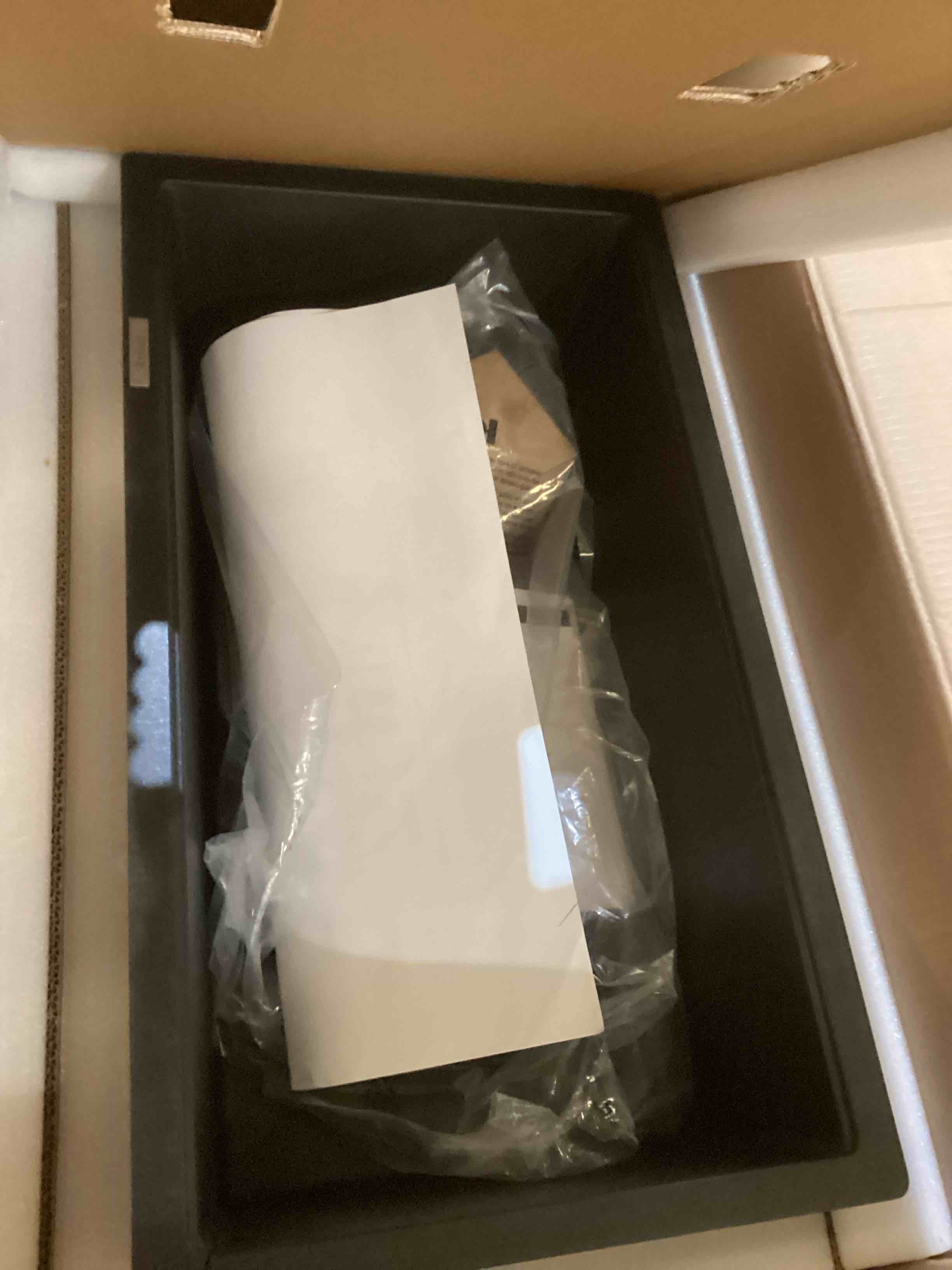 https://s3.amazonaws.com/lotting-images-prod/bidfta/BLU5447584_1713880903272.jpeg