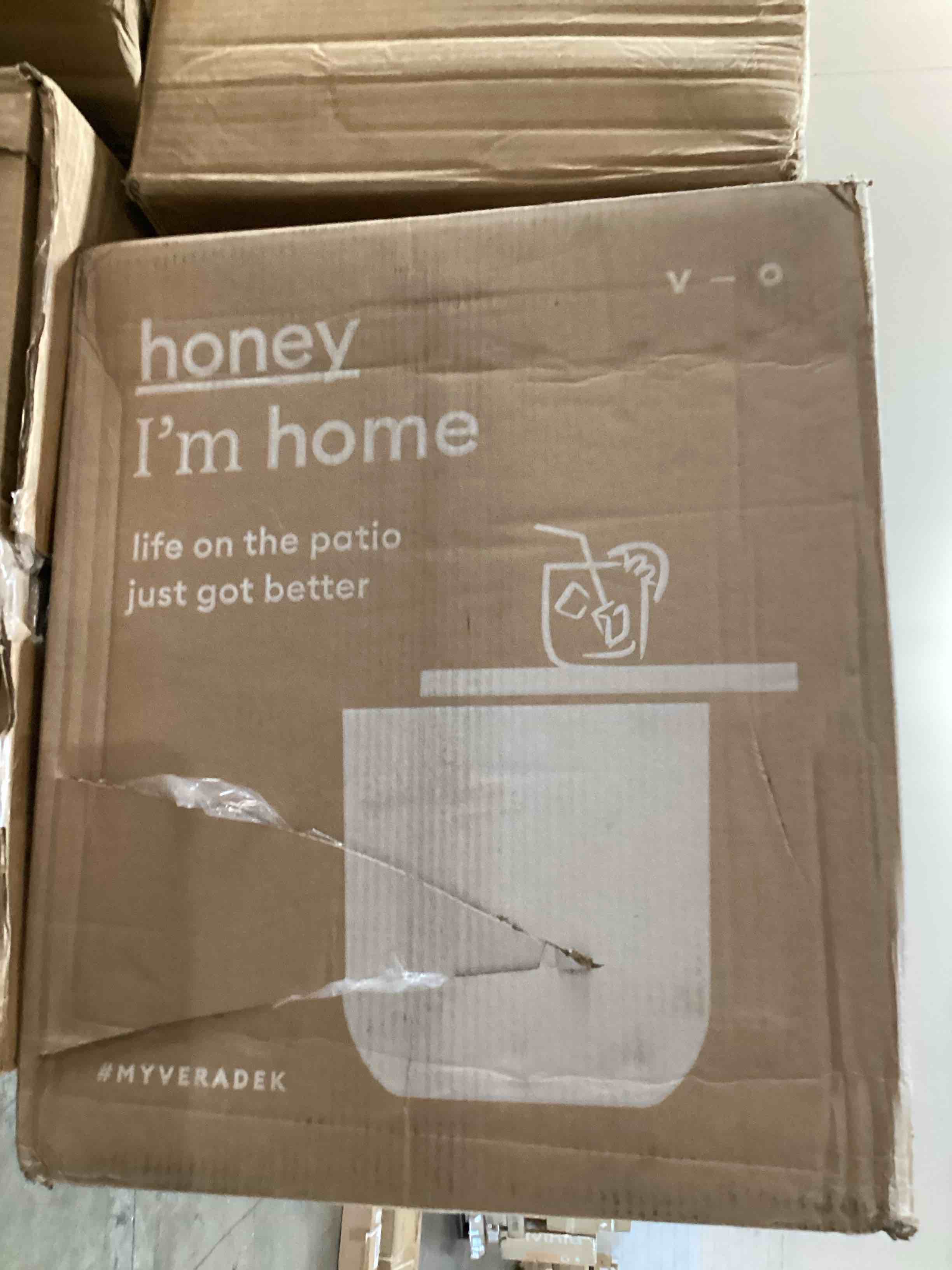 https://s3.amazonaws.com/lotting-images-prod/bidfta/BLU5448464_1720011438983.jpeg
