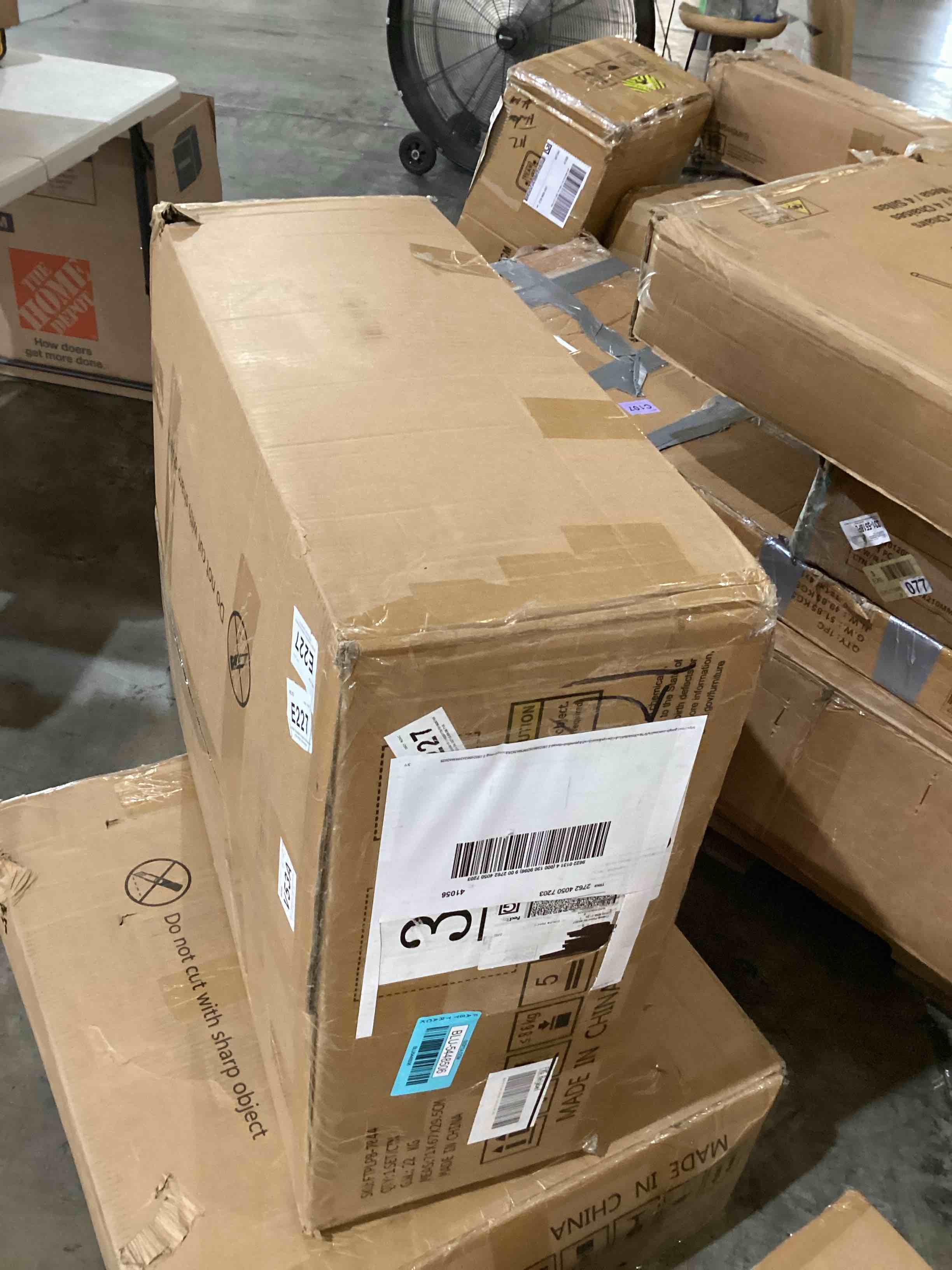 https://s3.amazonaws.com/lotting-images-prod/bidfta/BLU5448506_1720441761388.jpeg