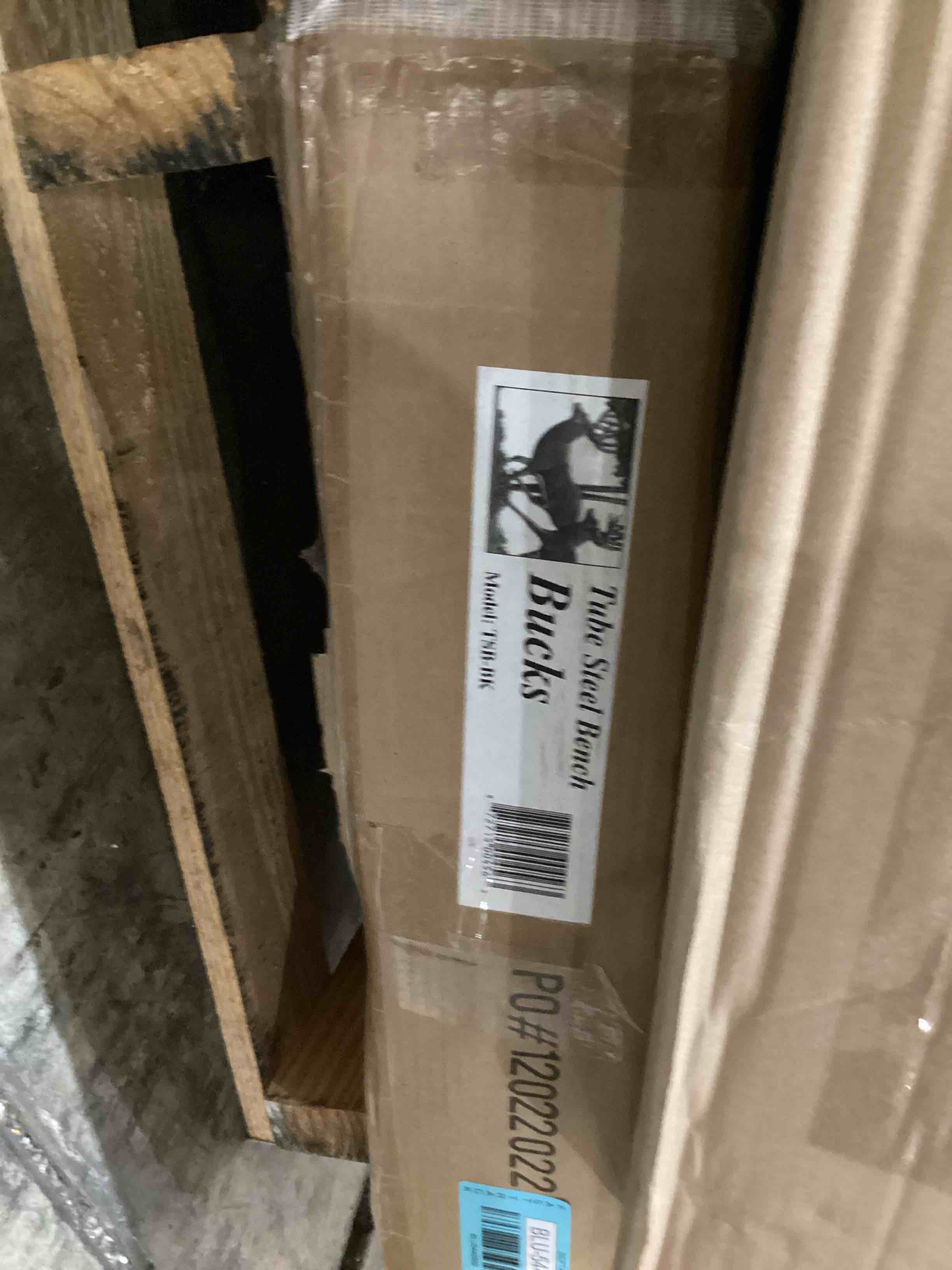 https://s3.amazonaws.com/lotting-images-prod/bidfta/BLU5448569_1720528342684.jpeg