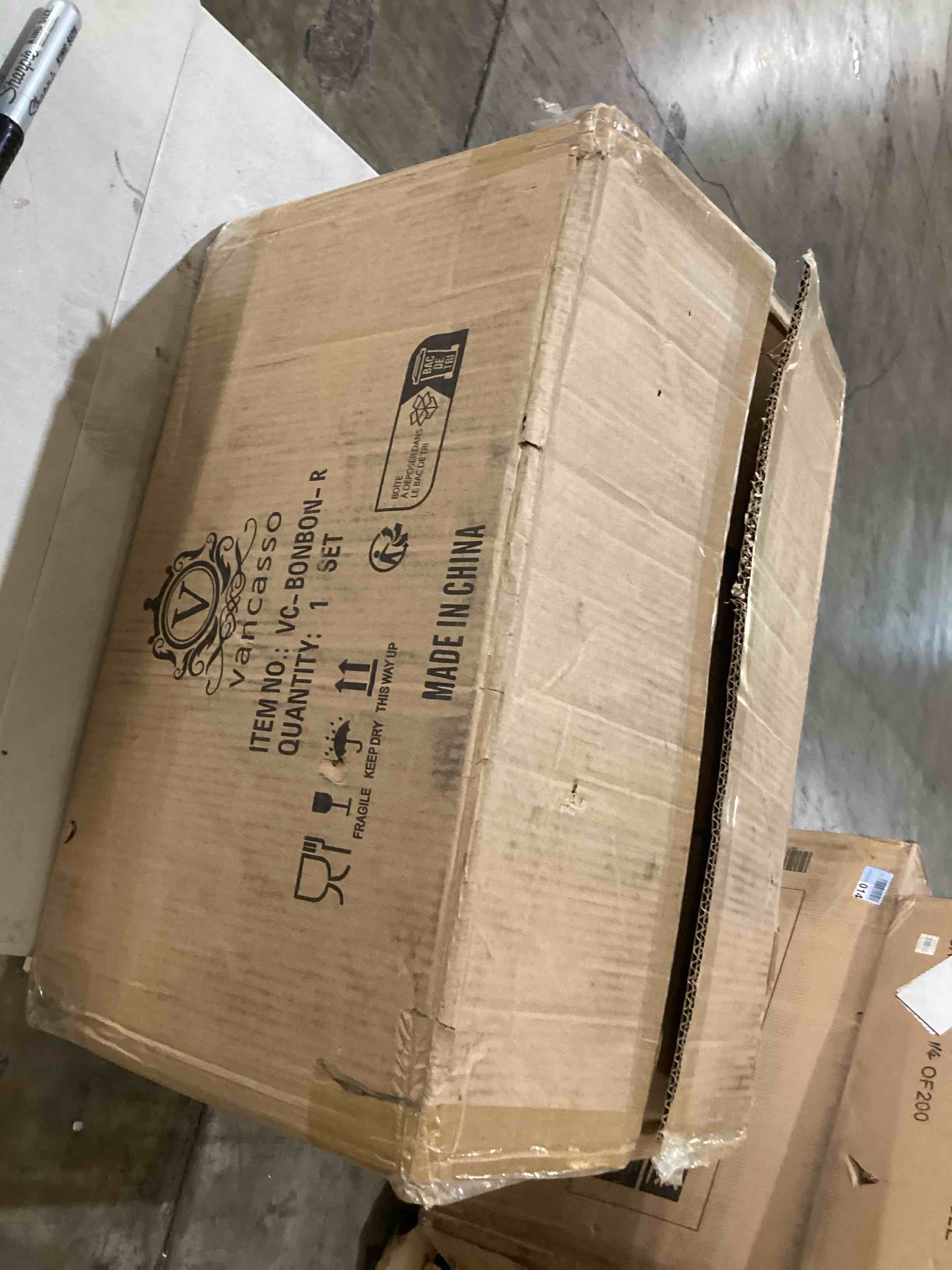 https://s3.amazonaws.com/lotting-images-prod/bidfta/BLU5448583_1720531683089.jpeg