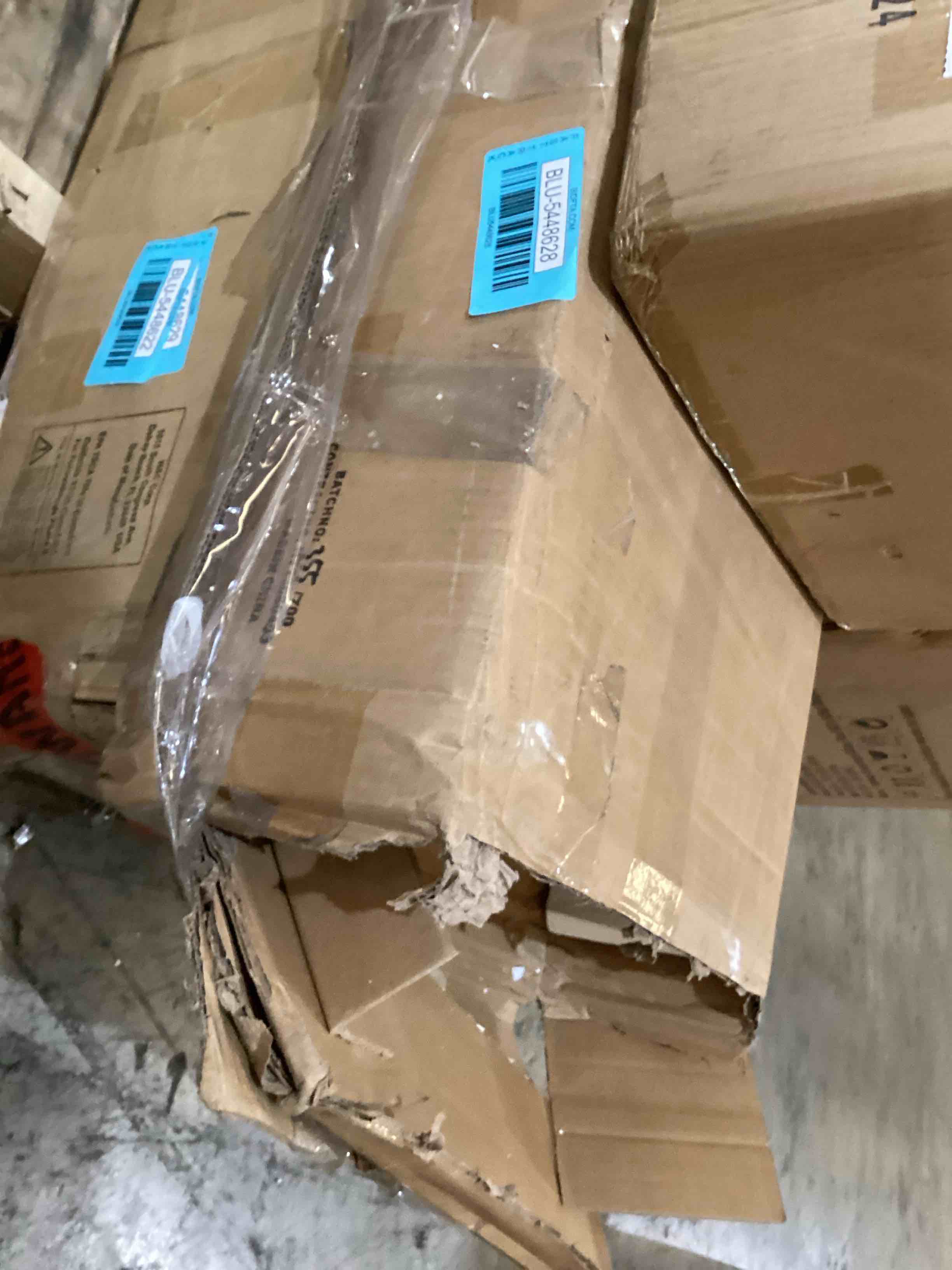 https://s3.amazonaws.com/lotting-images-prod/bidfta/BLU5448628_1720550343476.jpeg