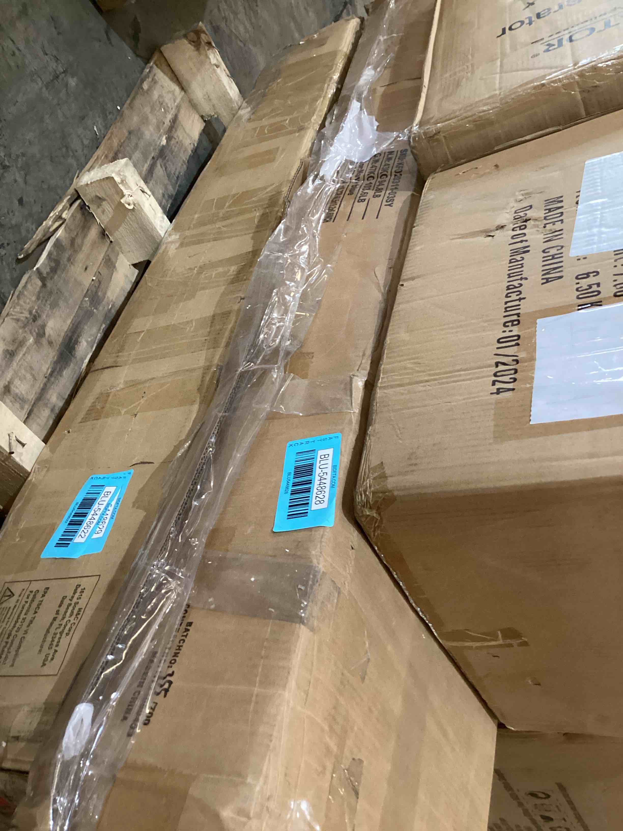 https://s3.amazonaws.com/lotting-images-prod/bidfta/BLU5448628_1720550345548.jpeg