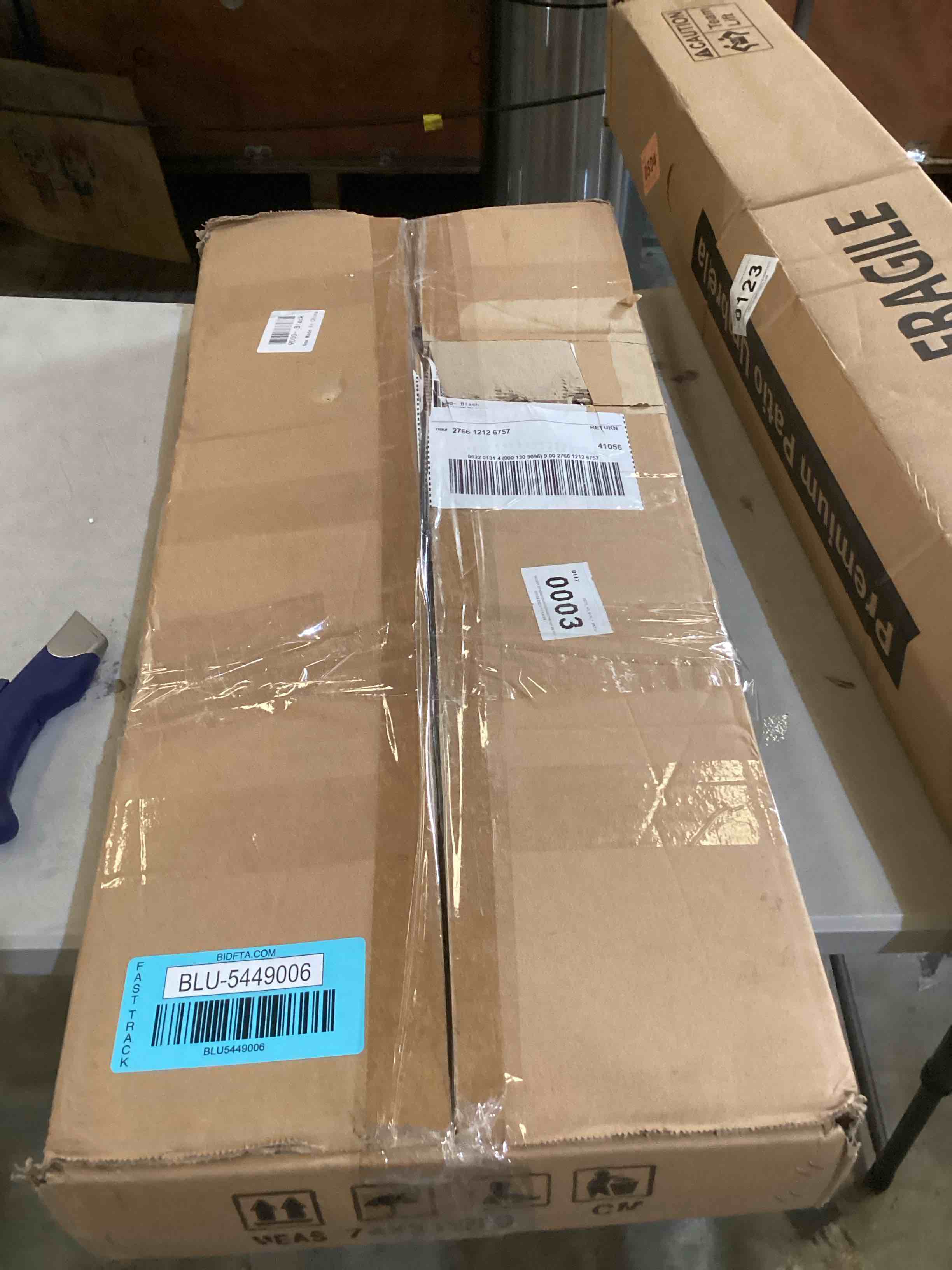 https://s3.amazonaws.com/lotting-images-prod/bidfta/BLU5449006_1721675291782.jpeg