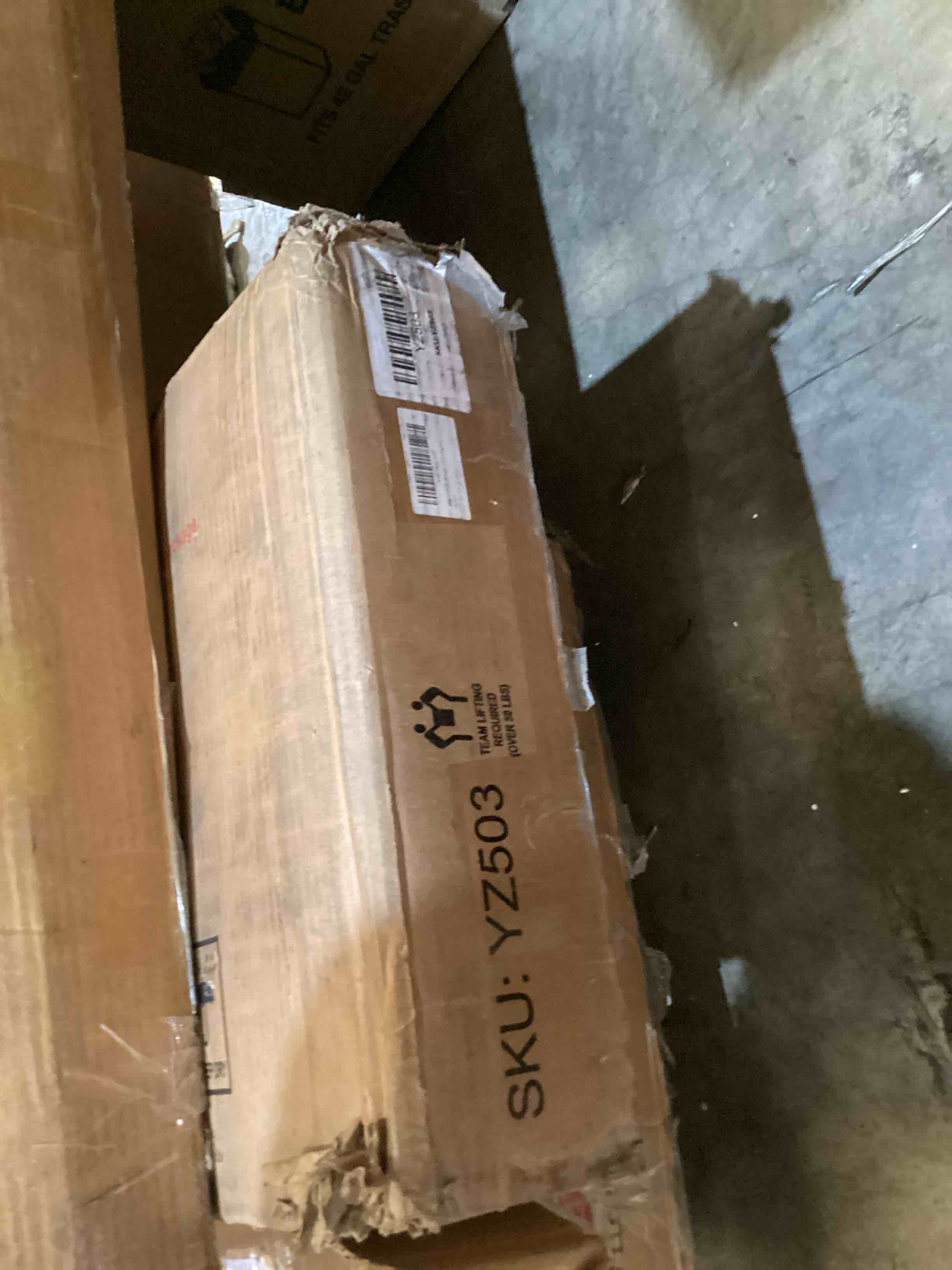 https://s3.amazonaws.com/lotting-images-prod/bidfta/BLU5449050_1721760044664.jpeg