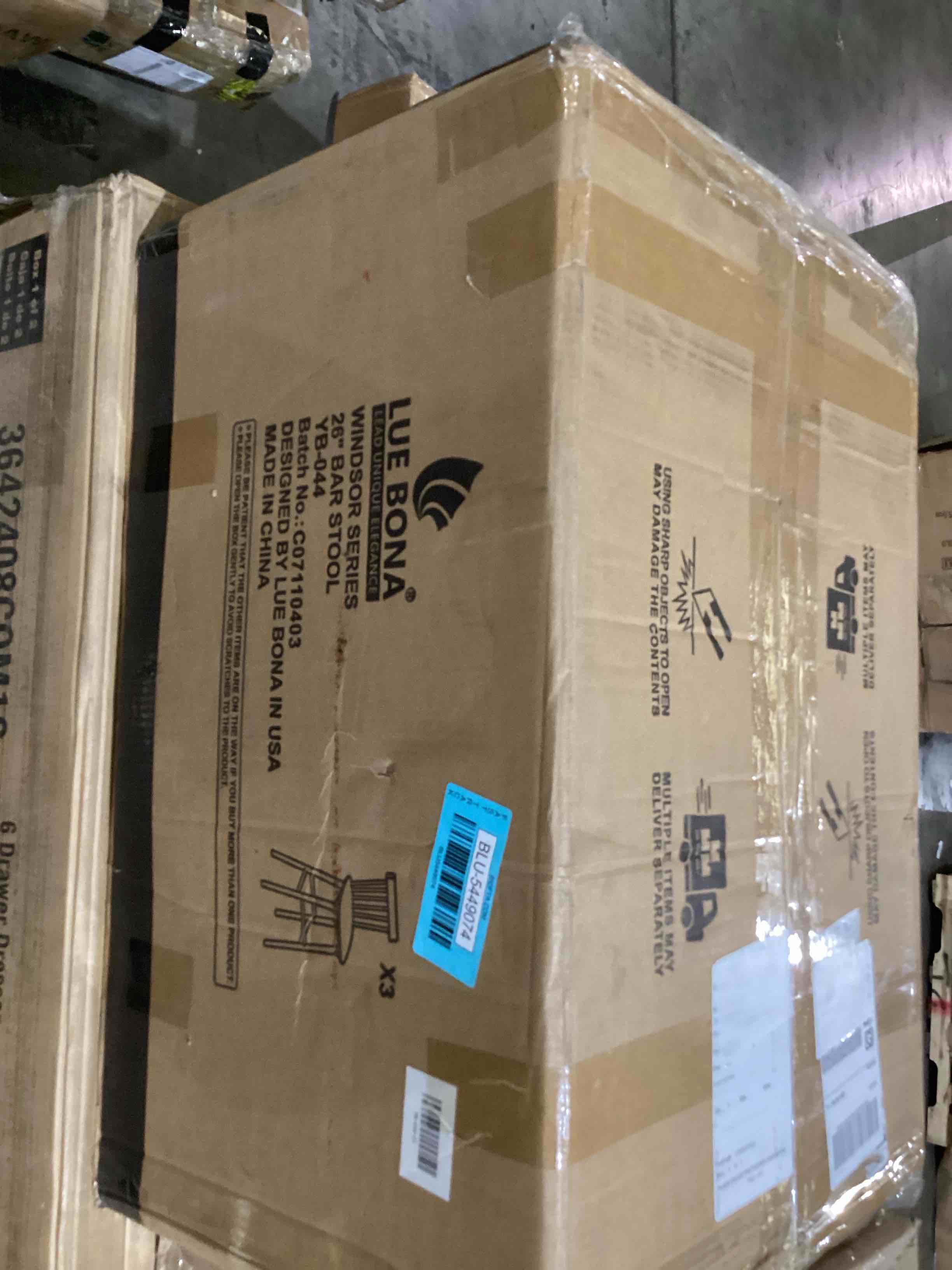 https://s3.amazonaws.com/lotting-images-prod/bidfta/BLU5449074_1721760937331.jpeg