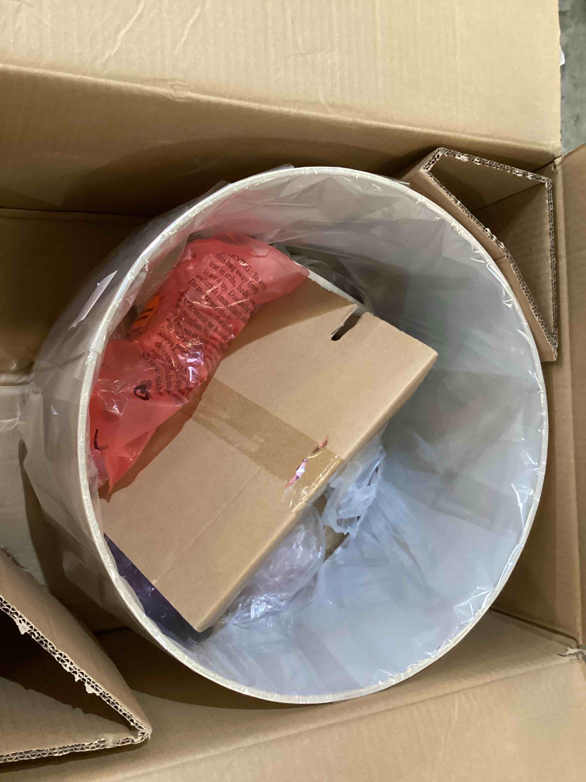 https://s3.amazonaws.com/lotting-images-prod/bidfta/BLU5449135_1722275801540.jpeg