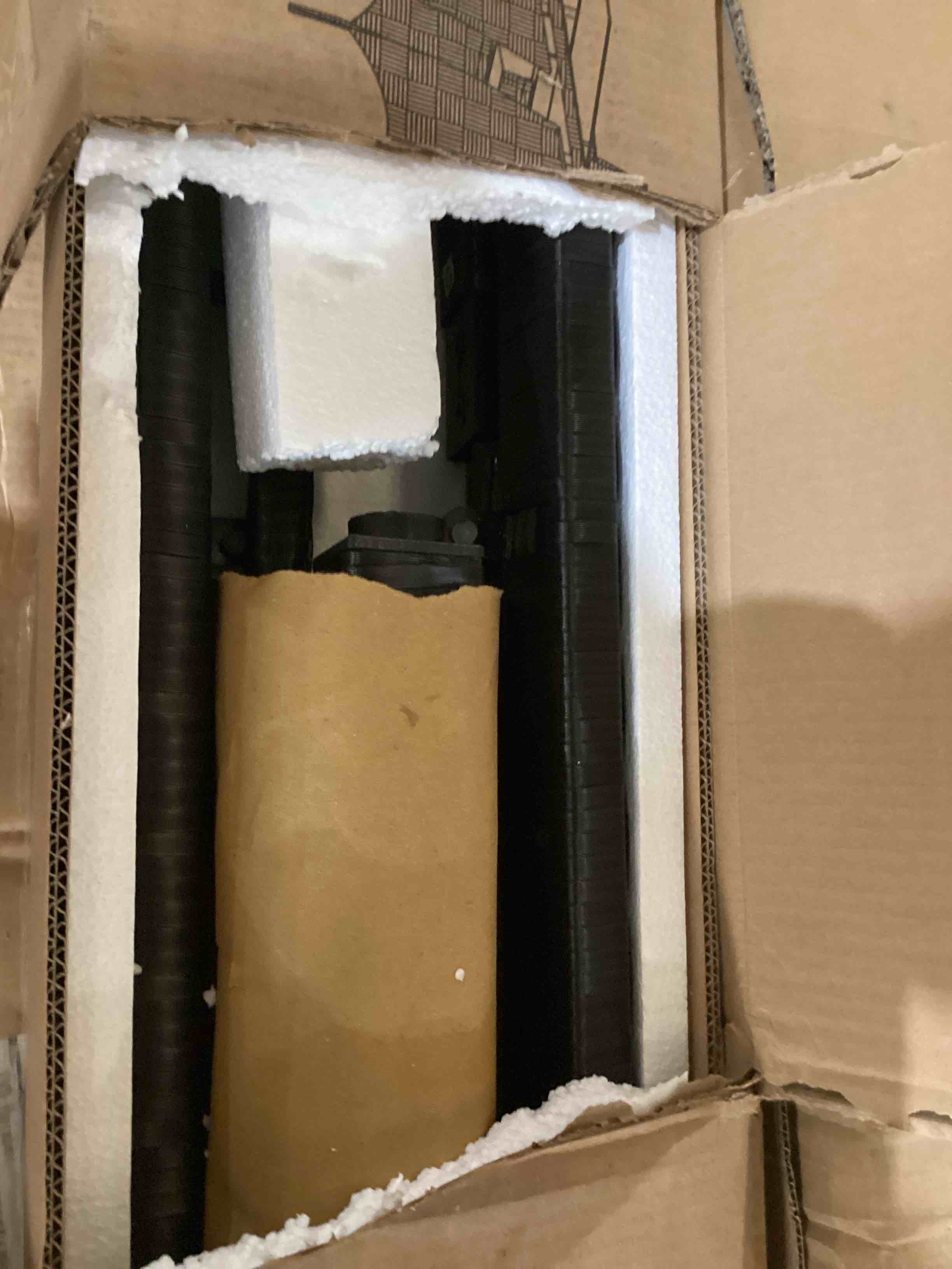 https://s3.amazonaws.com/lotting-images-prod/bidfta/BLU5449166_1722266853554.jpeg