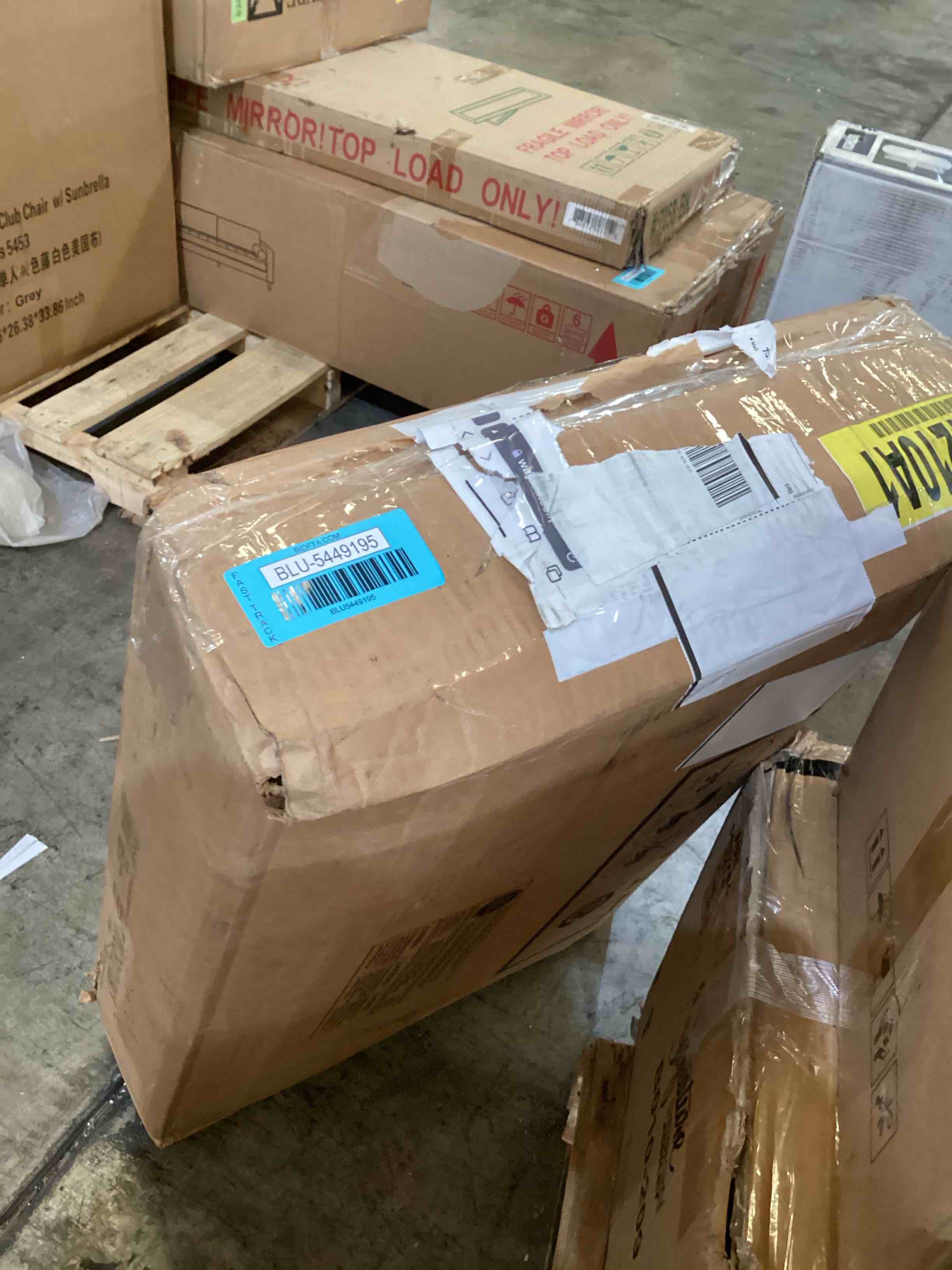https://s3.amazonaws.com/lotting-images-prod/bidfta/BLU5449195_1722281227806.jpeg