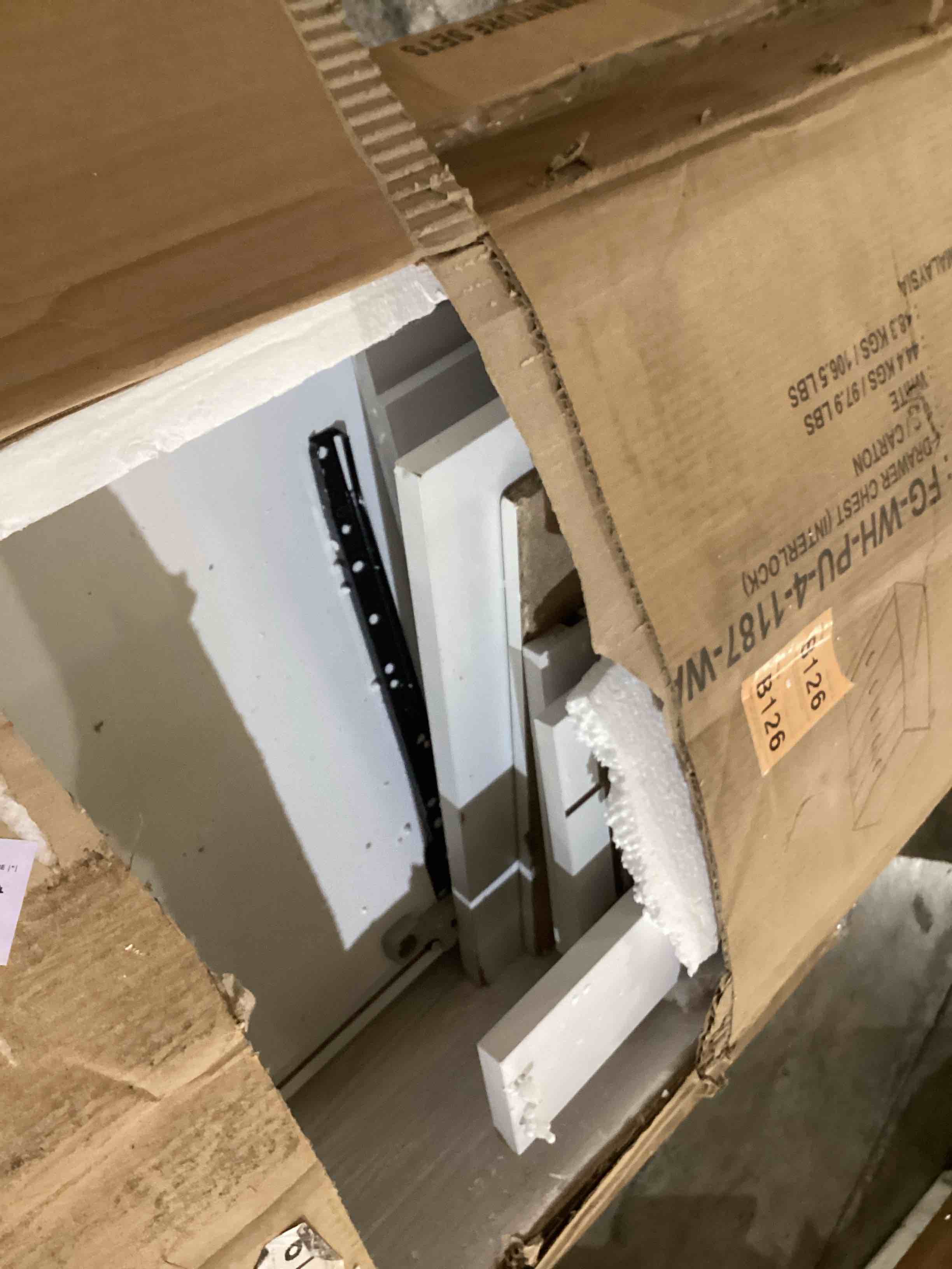 https://s3.amazonaws.com/lotting-images-prod/bidfta/BLU5449387_1723639143916.jpeg