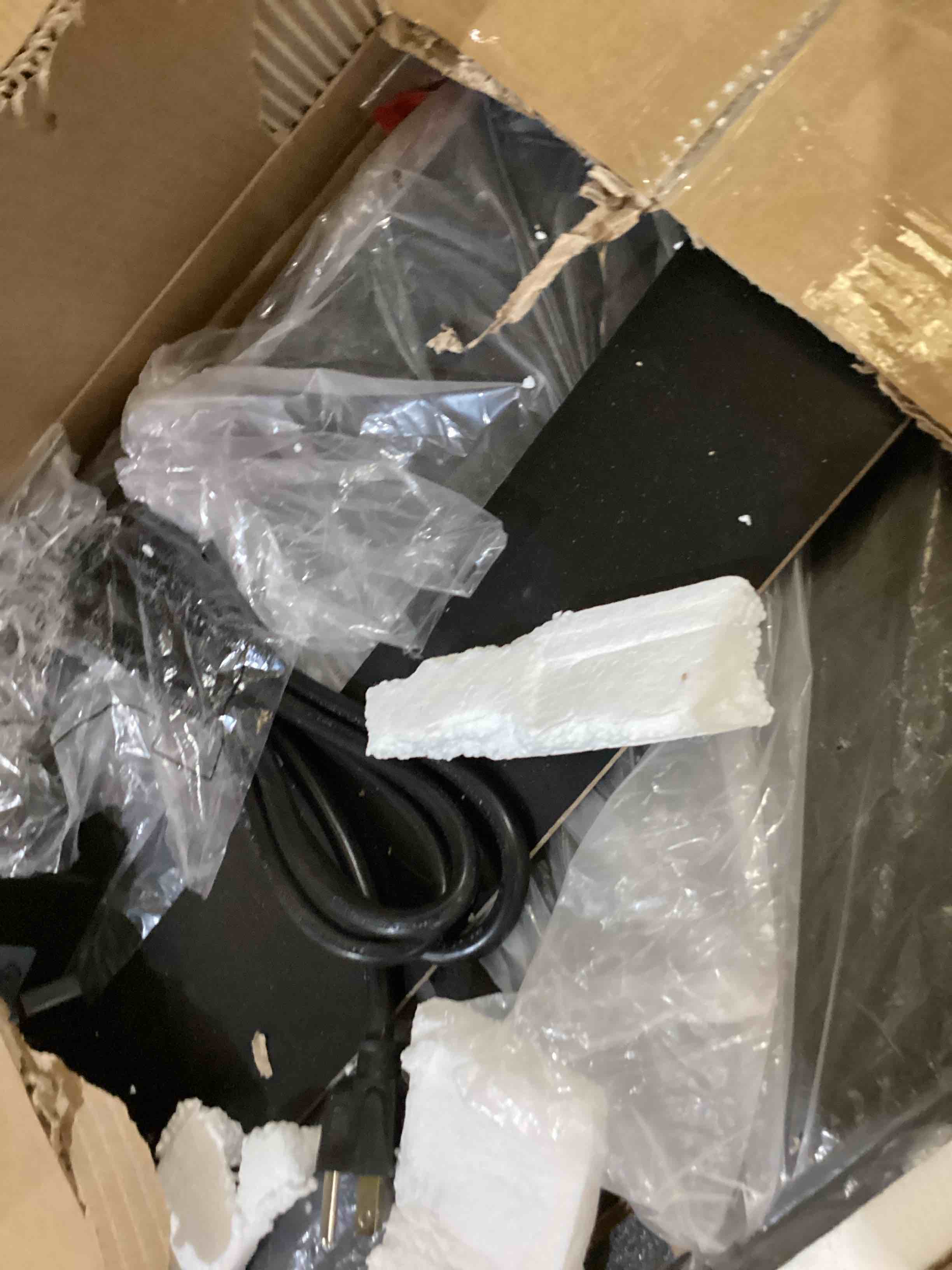 https://s3.amazonaws.com/lotting-images-prod/bidfta/BLU5449388_1723639880439.jpeg