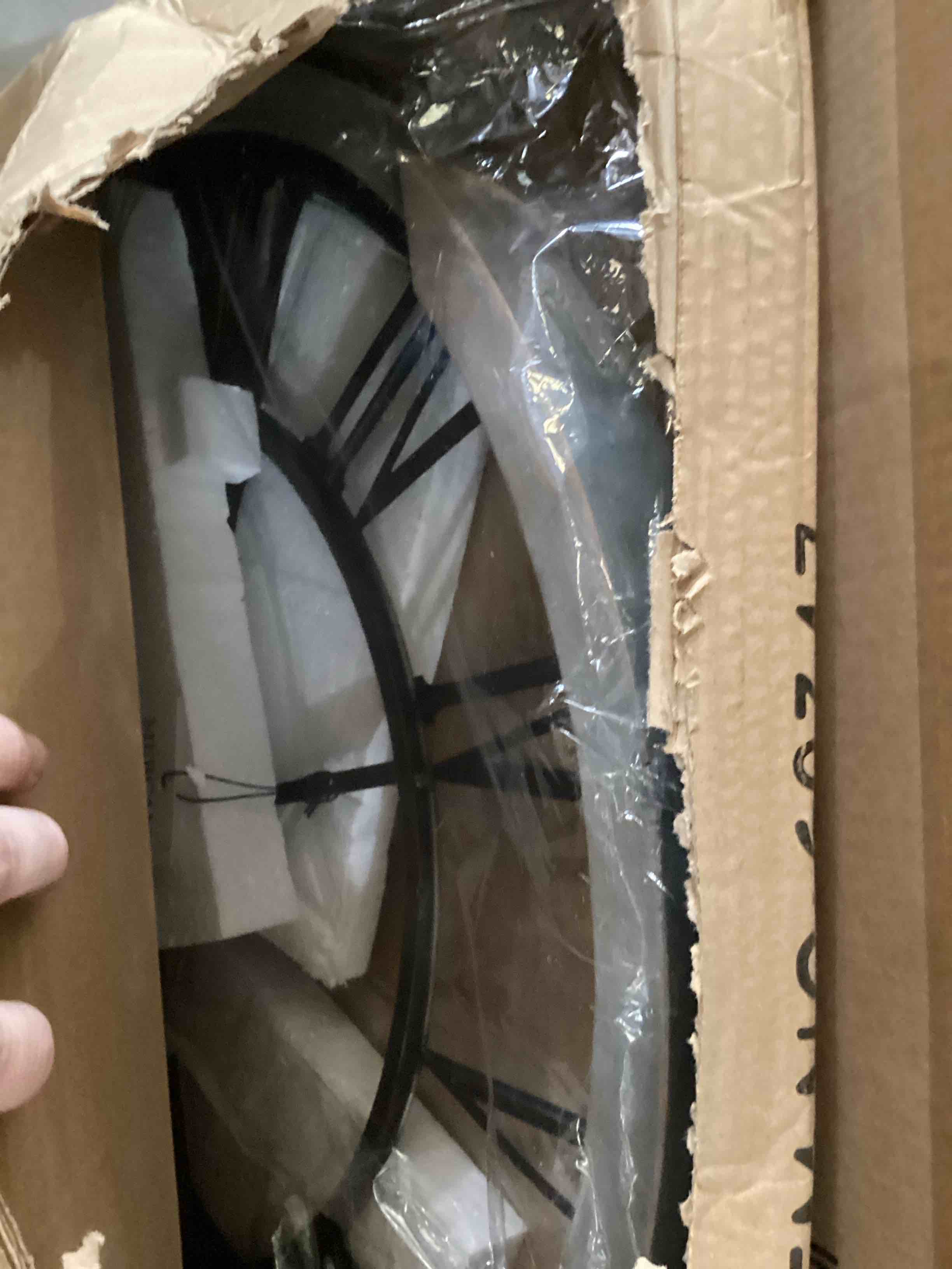 https://s3.amazonaws.com/lotting-images-prod/bidfta/BLU5449564_1724158657703.jpeg