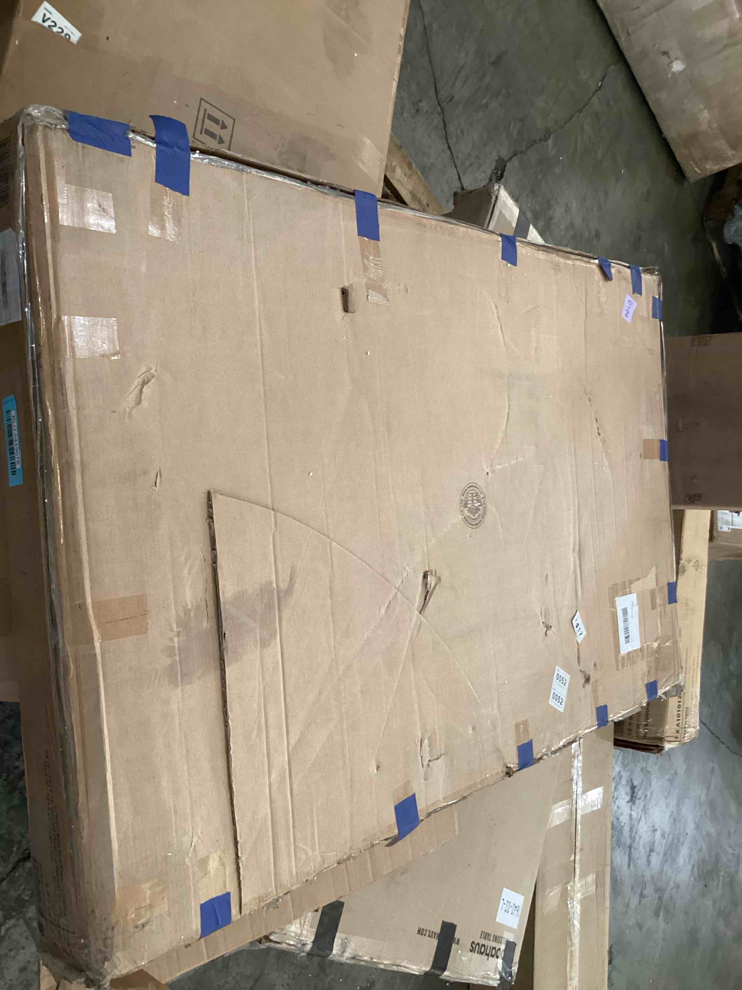 https://s3.amazonaws.com/lotting-images-prod/bidfta/BLU5449576_1724675753435.jpeg