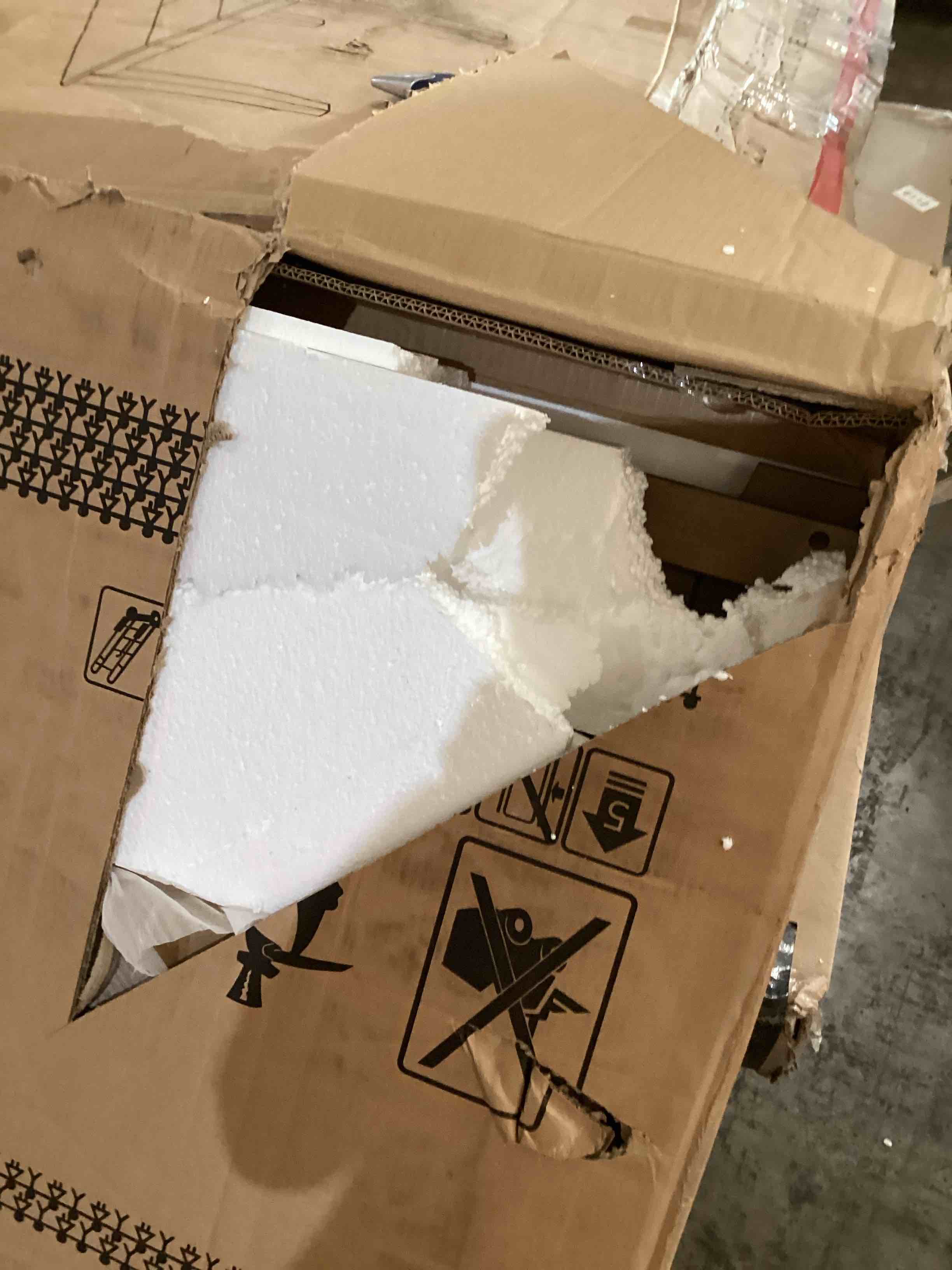 https://s3.amazonaws.com/lotting-images-prod/bidfta/BLU5449578_1724675191818.jpeg