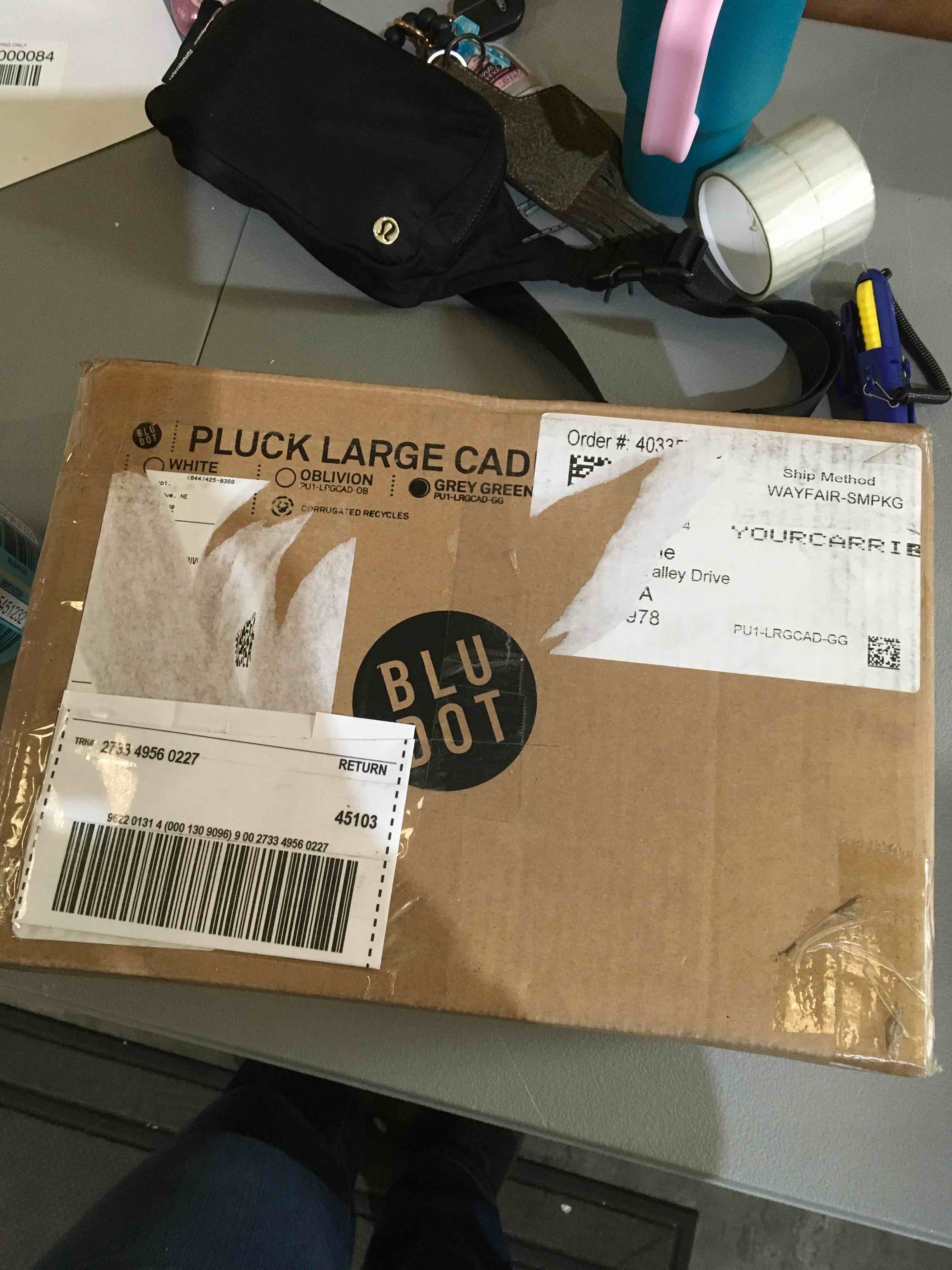 https://s3.amazonaws.com/lotting-images-prod/bidfta/BLU5451229_1713881386623.jpeg