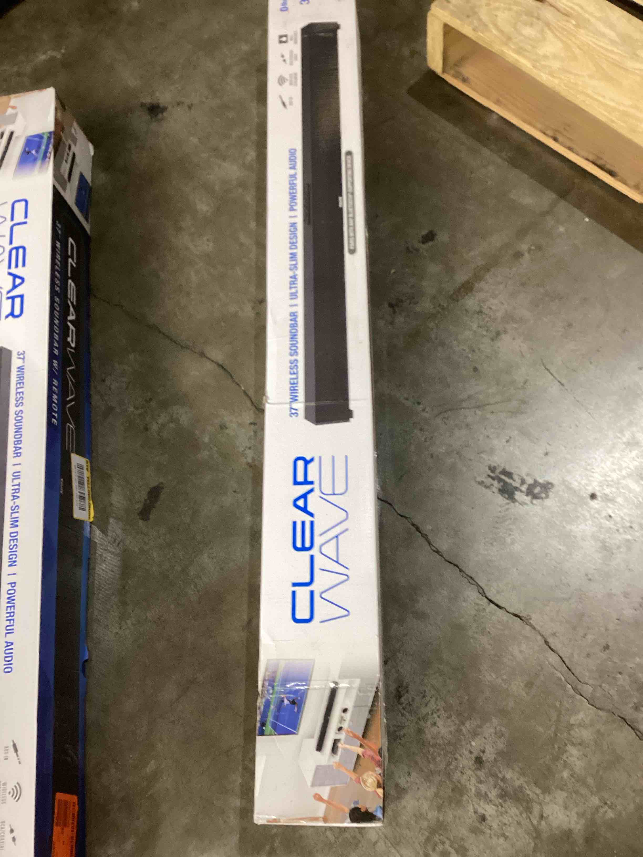 https://s3.amazonaws.com/lotting-images-prod/bidfta/BLU5451803_1707918966666.jpeg