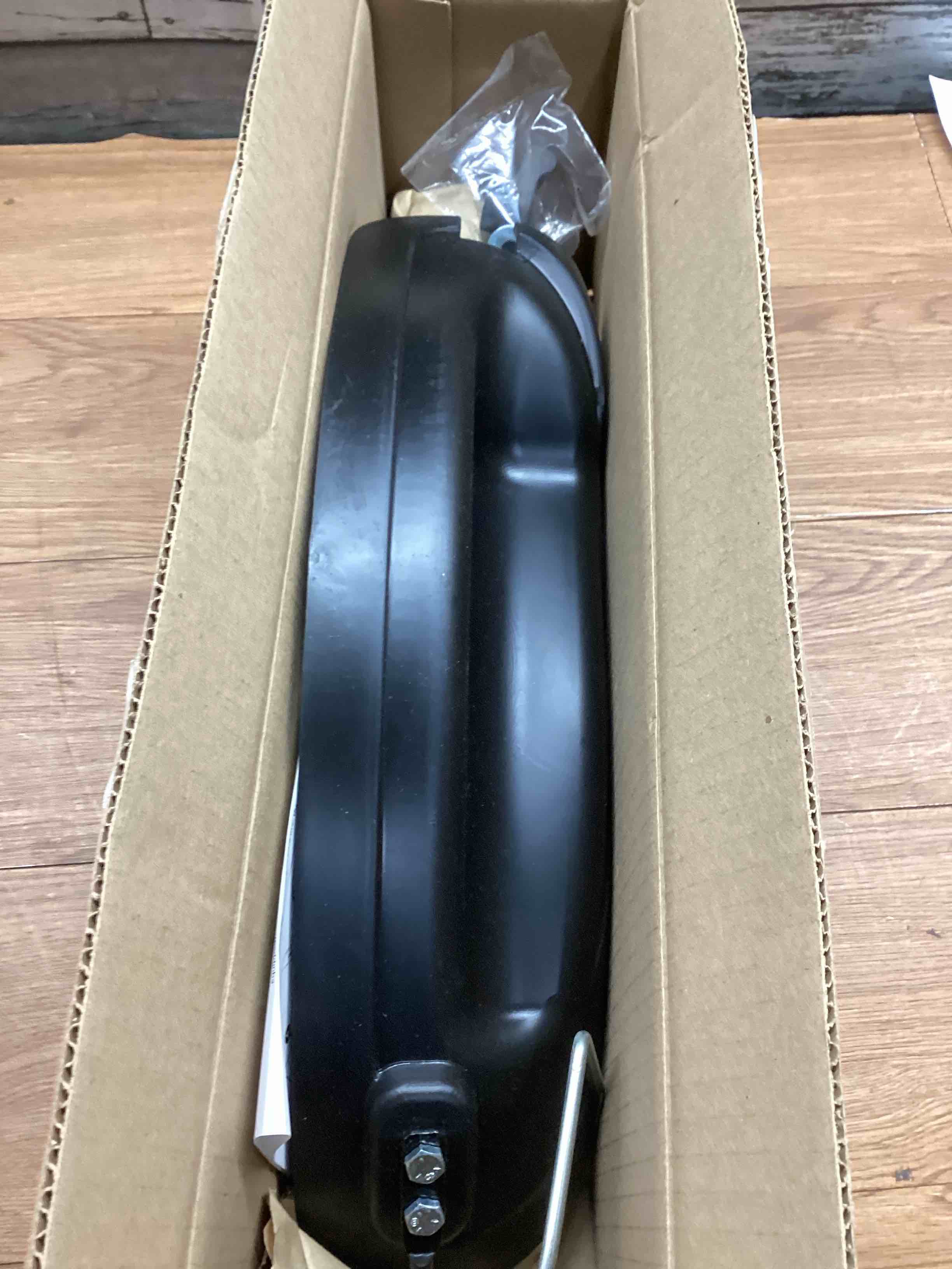 https://s3.amazonaws.com/lotting-images-prod/bidfta/BLU5451911_1708004841476.jpeg