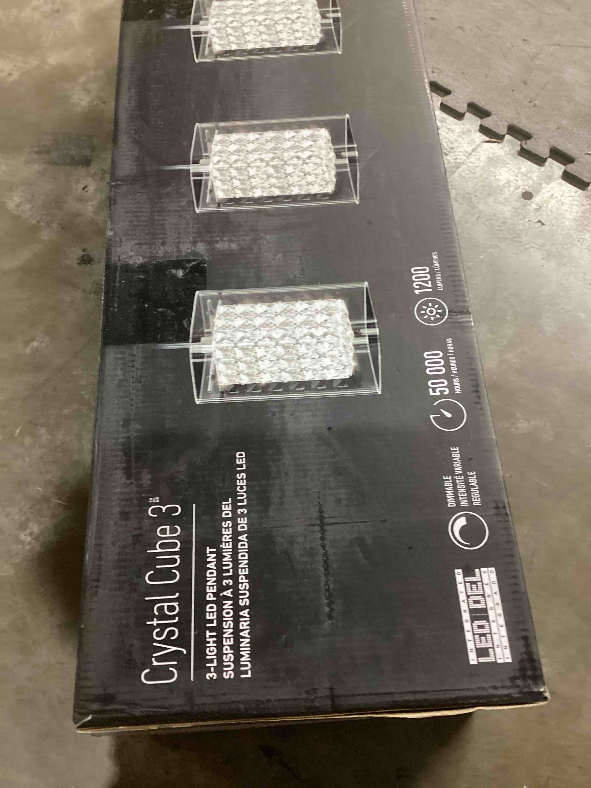 https://s3.amazonaws.com/lotting-images-prod/bidfta/BLU5453249_1706104468600.jpeg