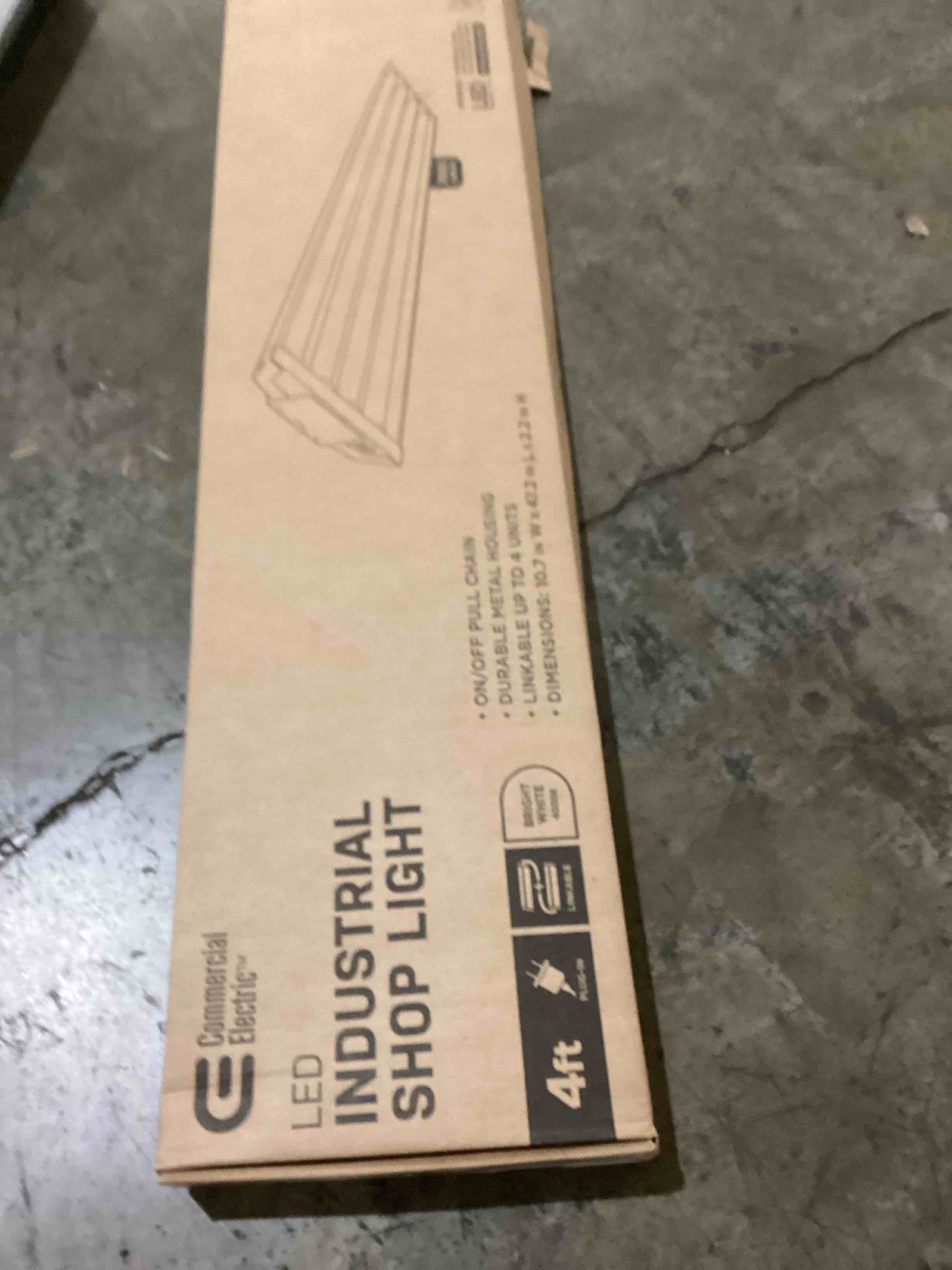 https://s3.amazonaws.com/lotting-images-prod/bidfta/BLU5453376_1706130541908.jpeg