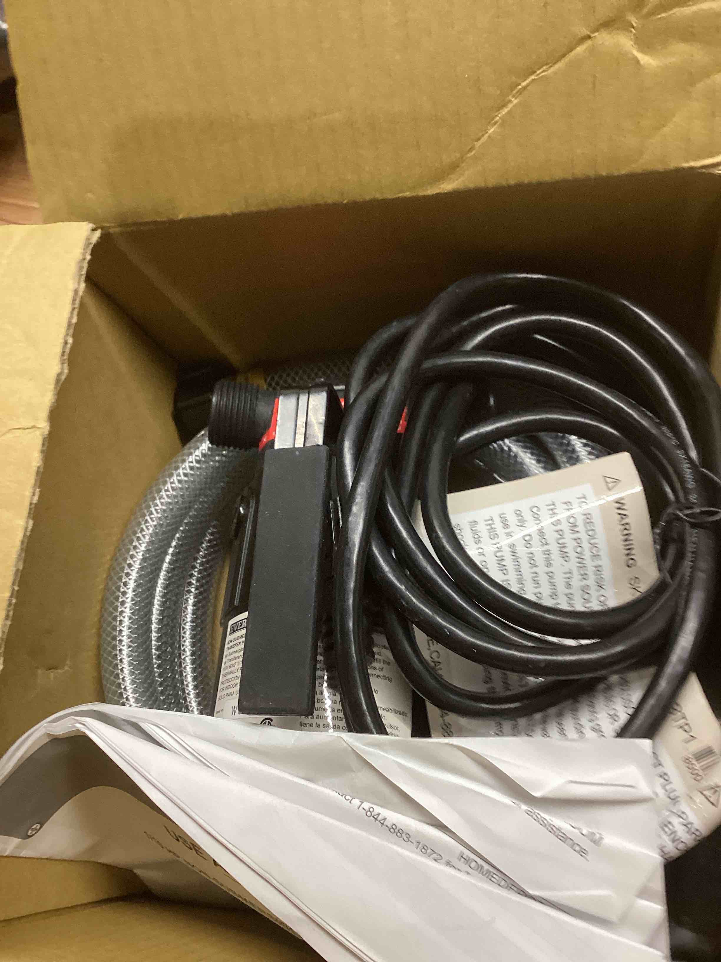 https://s3.amazonaws.com/lotting-images-prod/bidfta/BLU5453740_1706558188323.jpeg
